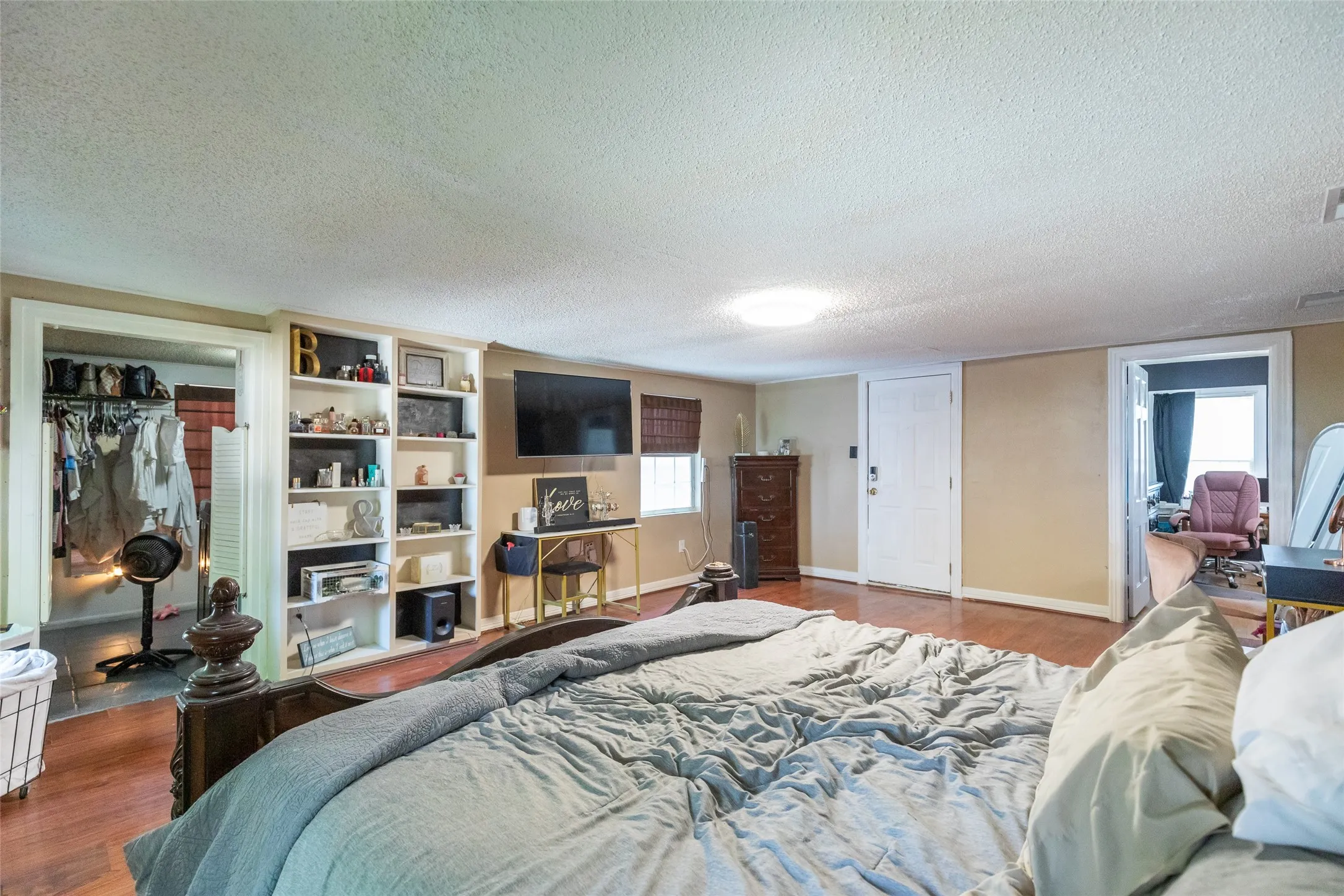 Single Family Residence For Sale in Taylor County , 1925 Chestnut Street, Abilene, Texas 79602, 3 Bedroom, 1 Bathroom, 2 Garage spaces, 1,552 Sqft, built in 1942, mls#21277177, Real Estate Agent in Abilene, Homes For Sale in Taylor county, Homes For Sale in Abilene, Realtor in Abilene Texas, Real Estate Brokerage Independent Realty Texas, Luminita Cordes Realtor