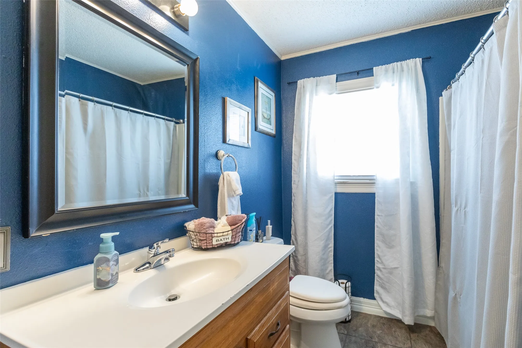 Single Family Residence For Sale in Taylor County , 1925 Chestnut Street, Abilene, Texas 79602, 3 Bedroom, 1 Bathroom, 2 Garage spaces, 1,552 Sqft, built in 1942, mls#21277177, Real Estate Agent in Abilene, Homes For Sale in Taylor county, Homes For Sale in Abilene, Realtor in Abilene Texas, Real Estate Brokerage Independent Realty Texas, Luminita Cordes Realtor