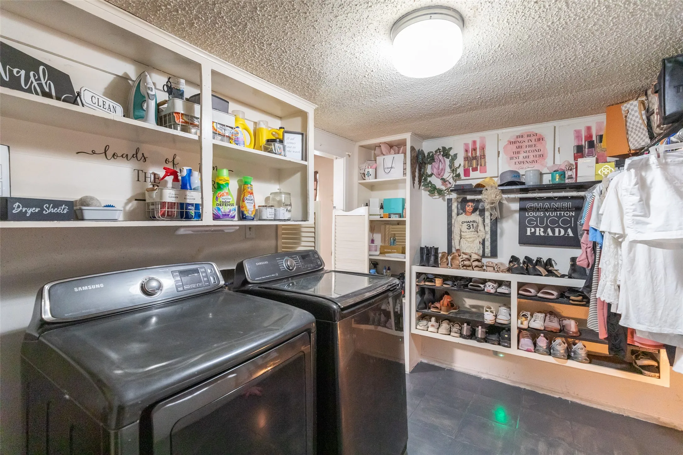 Single Family Residence For Sale in Taylor County , 1925 Chestnut Street, Abilene, Texas 79602, 3 Bedroom, 1 Bathroom, 2 Garage spaces, 1,552 Sqft, built in 1942, mls#21277177, Real Estate Agent in Abilene, Homes For Sale in Taylor county, Homes For Sale in Abilene, Realtor in Abilene Texas, Real Estate Brokerage Independent Realty Texas, Luminita Cordes Realtor