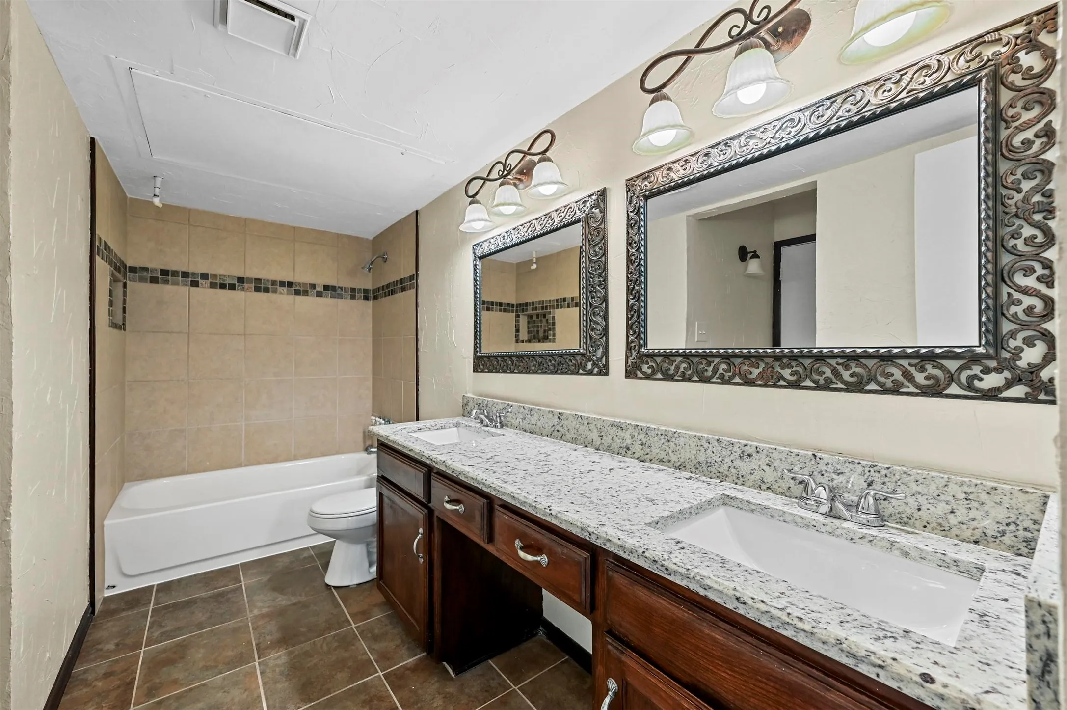 Single Family Residence For Rent in Denton County , 6005 Dooley Drive, The Colony, Texas 75056, 2 Bedrooms, 2 Bathrooms, Garage spaces, 1,227 Sqft, built in 1982, Price $1,995, mls#21291055, Real Estate Agent in The Colony, Homes For Rent in Denton county, Homes For Rent in The Colony, Realtor in The Colony Texas, Real Estate Brokerage Independent Realty Texas, Luminita Cordes Realtor