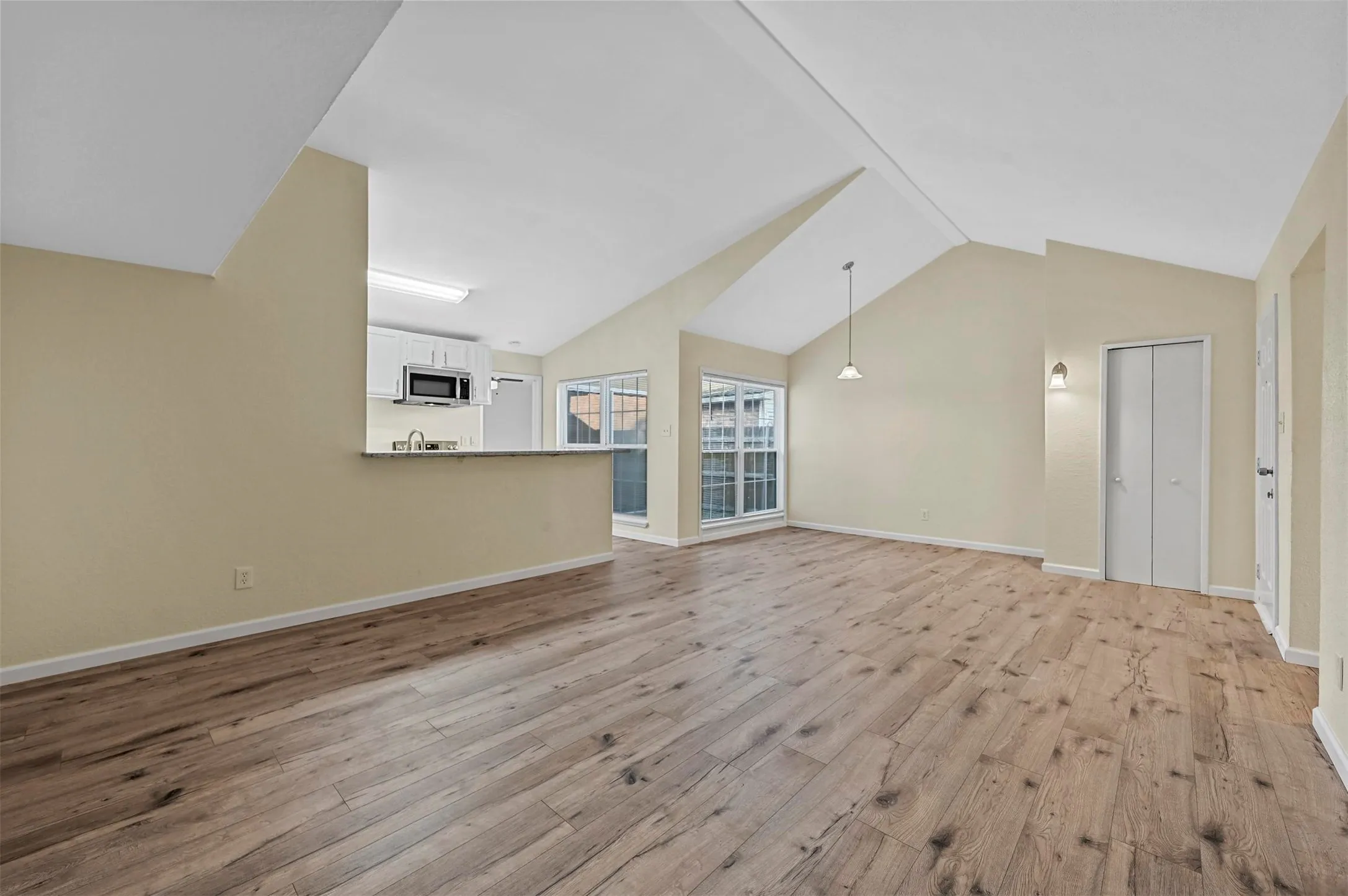 Single Family Residence For Rent in Denton County , 6005 Dooley Drive, The Colony, Texas 75056, 2 Bedrooms, 2 Bathrooms, Garage spaces, 1,227 Sqft, built in 1982, Price $1,995, mls#21291055, Real Estate Agent in The Colony, Homes For Rent in Denton county, Homes For Rent in The Colony, Realtor in The Colony Texas, Real Estate Brokerage Independent Realty Texas, Luminita Cordes Realtor