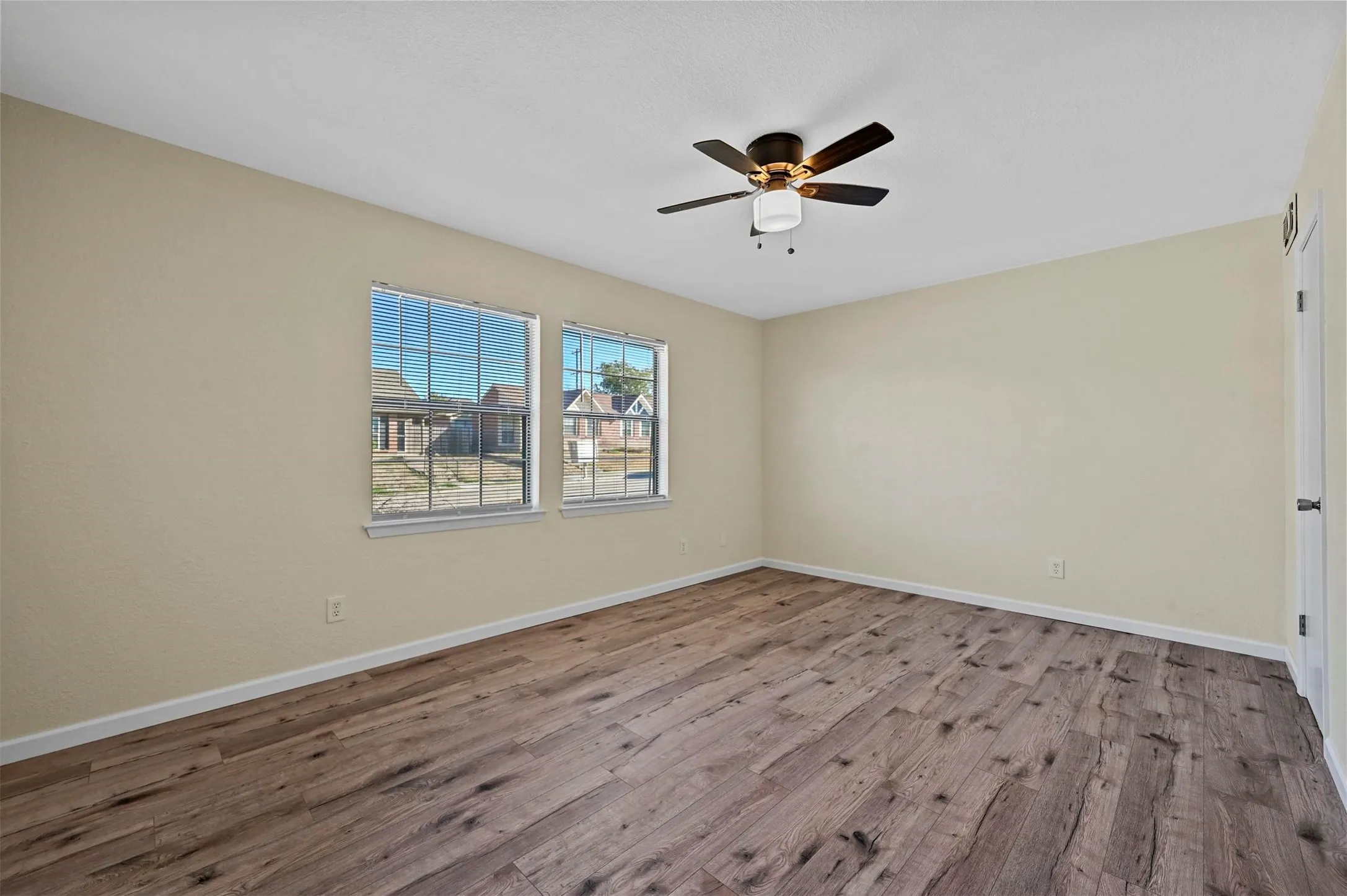 Single Family Residence For Rent in Denton County , 6005 Dooley Drive, The Colony, Texas 75056, 2 Bedrooms, 2 Bathrooms, Garage spaces, 1,227 Sqft, built in 1982, Price $1,995, mls#21291055, Real Estate Agent in The Colony, Homes For Rent in Denton county, Homes For Rent in The Colony, Realtor in The Colony Texas, Real Estate Brokerage Independent Realty Texas, Luminita Cordes Realtor