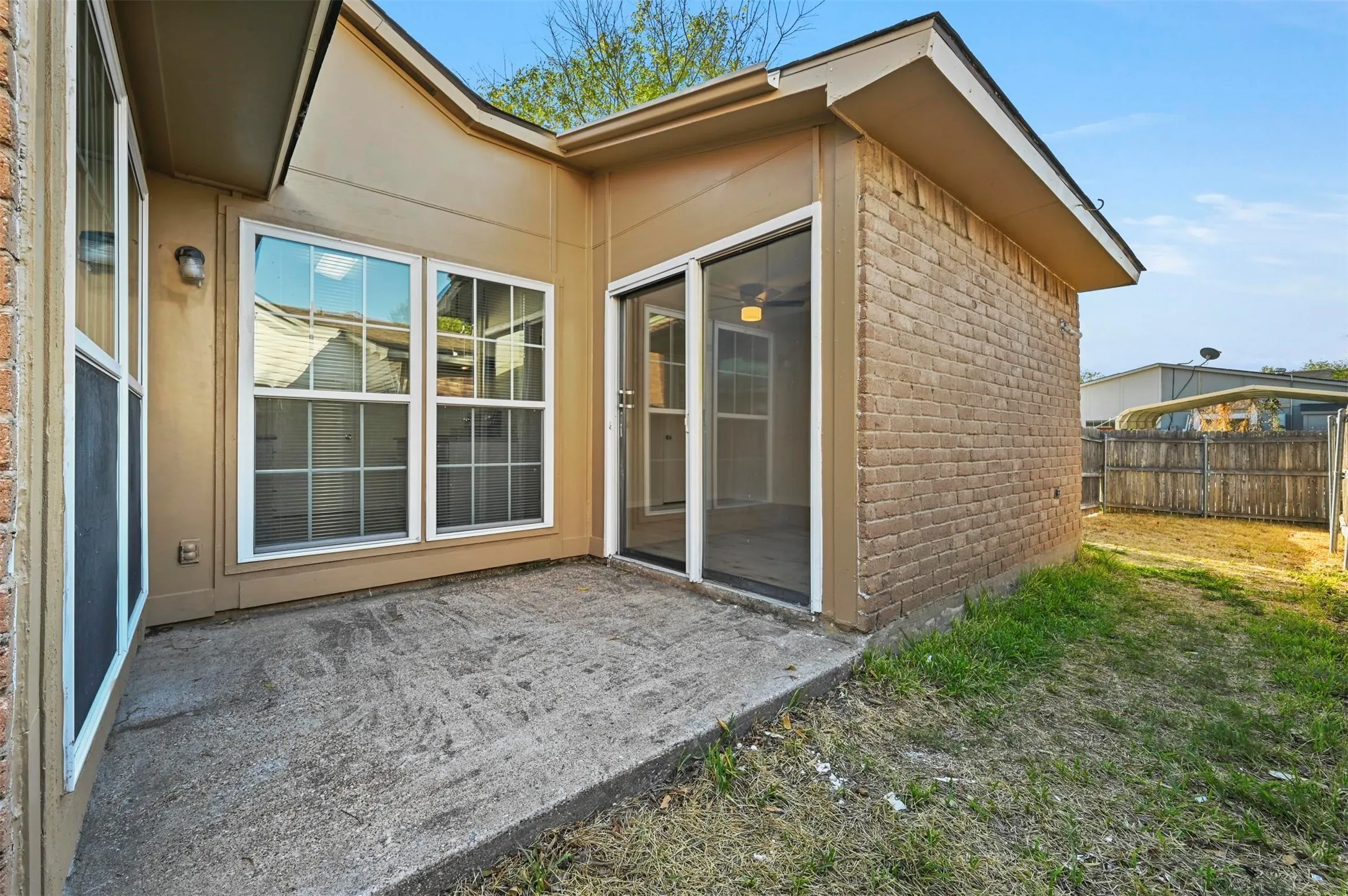 Single Family Residence For Rent in Denton County , 6005 Dooley Drive, The Colony, Texas 75056, 2 Bedrooms, 2 Bathrooms, Garage spaces, 1,227 Sqft, built in 1982, Price $1,995, mls#21291055, Real Estate Agent in The Colony, Homes For Rent in Denton county, Homes For Rent in The Colony, Realtor in The Colony Texas, Real Estate Brokerage Independent Realty Texas, Luminita Cordes Realtor