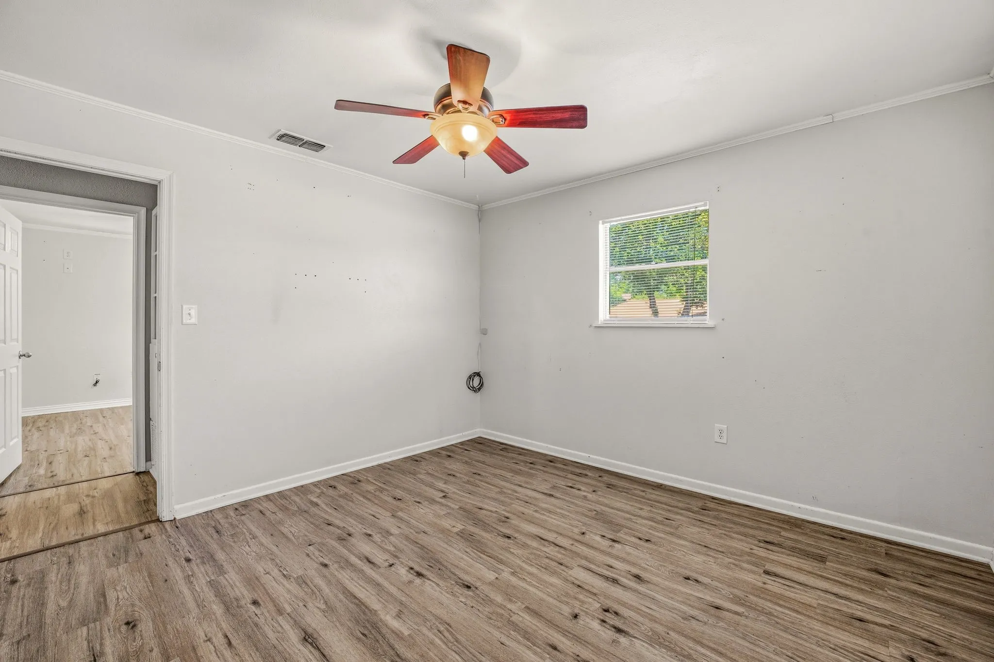 Single Family Residence For Sale in Erath County , 1571 W Ash Street, Stephenville, Texas 76401, 4 Bedroom, 3 Bathroom, 2 Garage spaces, 2,336 Sqft, built in 1963, mls#21290313, Real Estate Agent in Stephenville, Homes For Sale in Erath county, Homes For Sale in Stephenville, Realtor in Stephenville Texas, Real Estate Brokerage Independent Realty Texas, Luminita Cordes Realtor