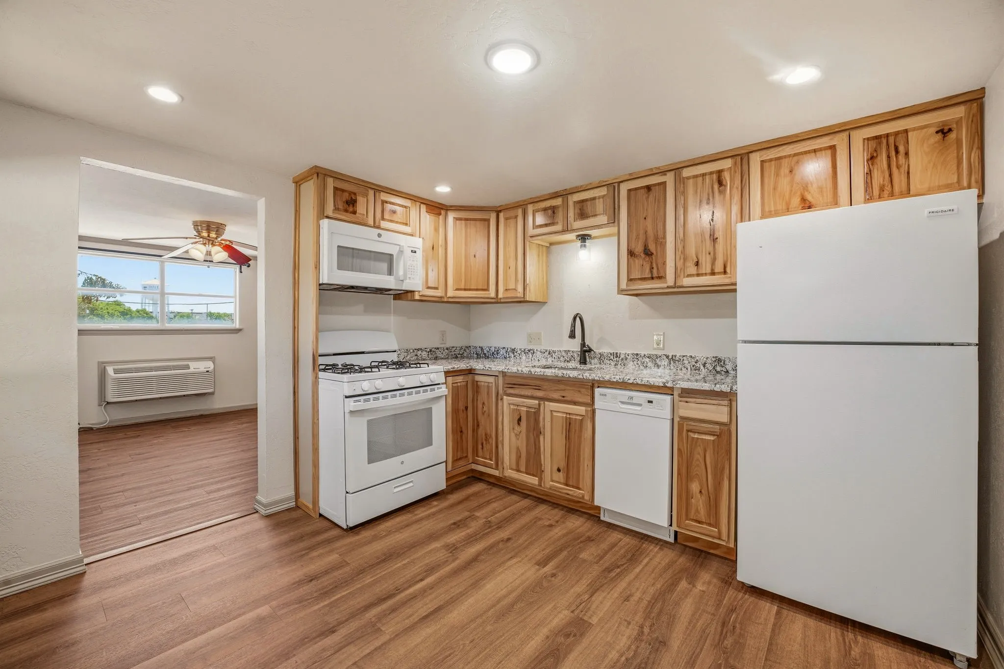 Single Family Residence For Sale in Erath County , 1571 W Ash Street, Stephenville, Texas 76401, 4 Bedroom, 3 Bathroom, 2 Garage spaces, 2,336 Sqft, built in 1963, mls#21290313, Real Estate Agent in Stephenville, Homes For Sale in Erath county, Homes For Sale in Stephenville, Realtor in Stephenville Texas, Real Estate Brokerage Independent Realty Texas, Luminita Cordes Realtor