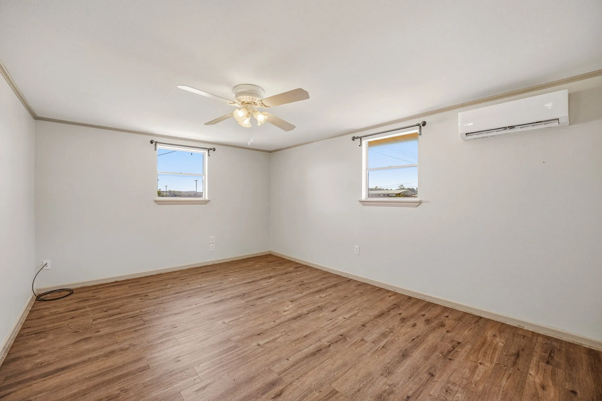 Single Family Residence For Sale in Erath County , 1571 W Ash Street, Stephenville, Texas 76401, 4 Bedroom, 3 Bathroom, 2 Garage spaces, 2,336 Sqft, built in 1963, mls#21290313, Real Estate Agent in Stephenville, Homes For Sale in Erath county, Homes For Sale in Stephenville, Realtor in Stephenville Texas, Real Estate Brokerage Independent Realty Texas, Luminita Cordes Realtor