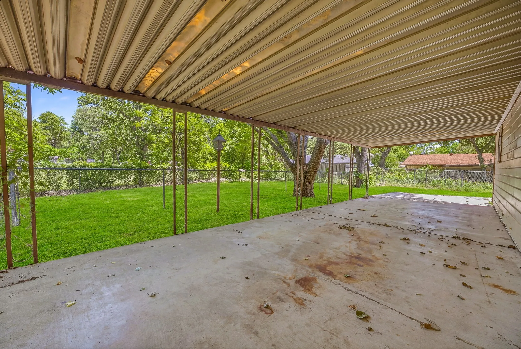 Single Family Residence For Sale in Erath County , 1571 W Ash Street, Stephenville, Texas 76401, 4 Bedroom, 3 Bathroom, 2 Garage spaces, 2,336 Sqft, built in 1963, mls#21290313, Real Estate Agent in Stephenville, Homes For Sale in Erath county, Homes For Sale in Stephenville, Realtor in Stephenville Texas, Real Estate Brokerage Independent Realty Texas, Luminita Cordes Realtor