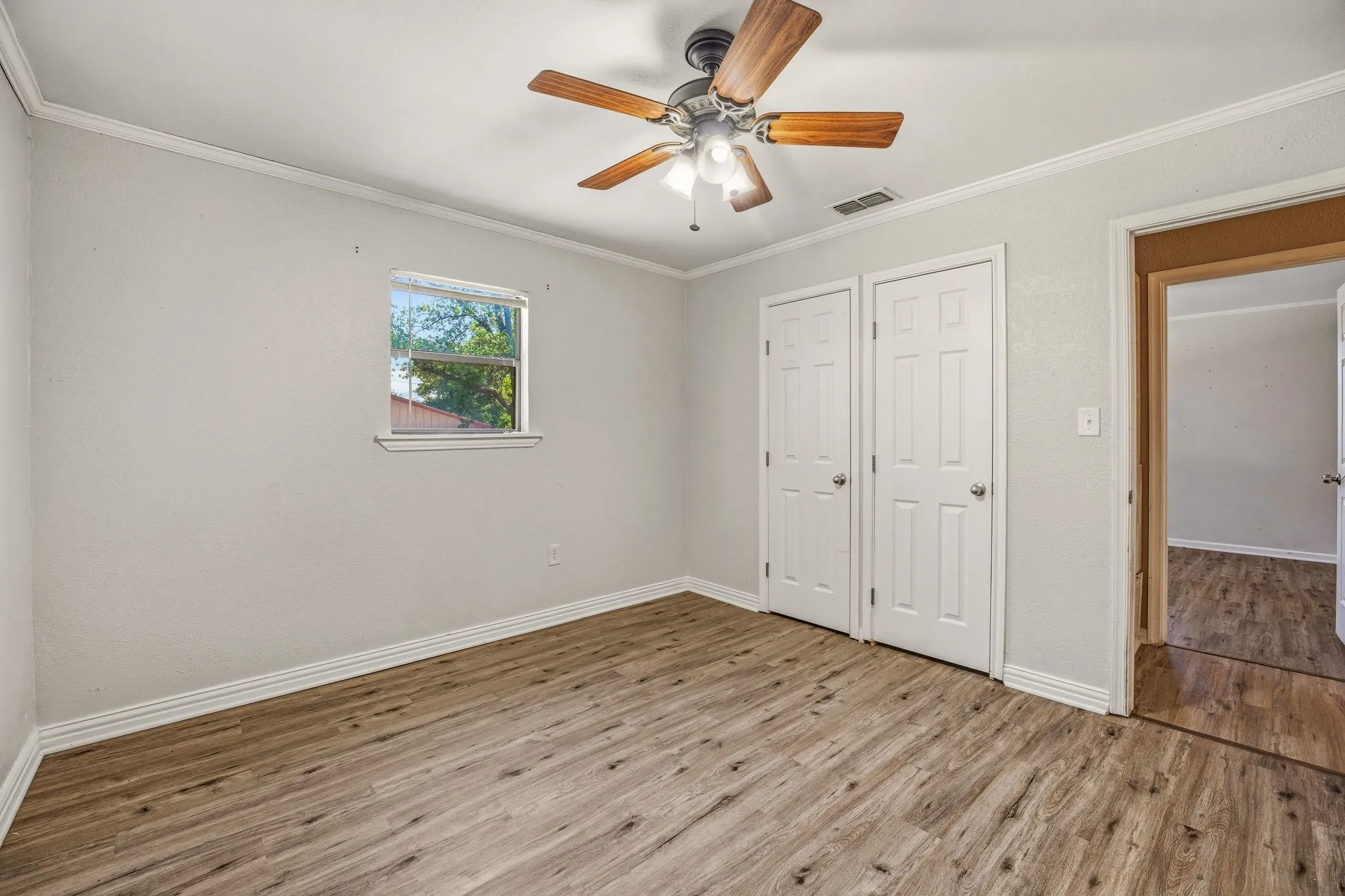 Single Family Residence For Sale in Erath County , 1571 W Ash Street, Stephenville, Texas 76401, 4 Bedroom, 3 Bathroom, 2 Garage spaces, 2,336 Sqft, built in 1963, mls#21290313, Real Estate Agent in Stephenville, Homes For Sale in Erath county, Homes For Sale in Stephenville, Realtor in Stephenville Texas, Real Estate Brokerage Independent Realty Texas, Luminita Cordes Realtor