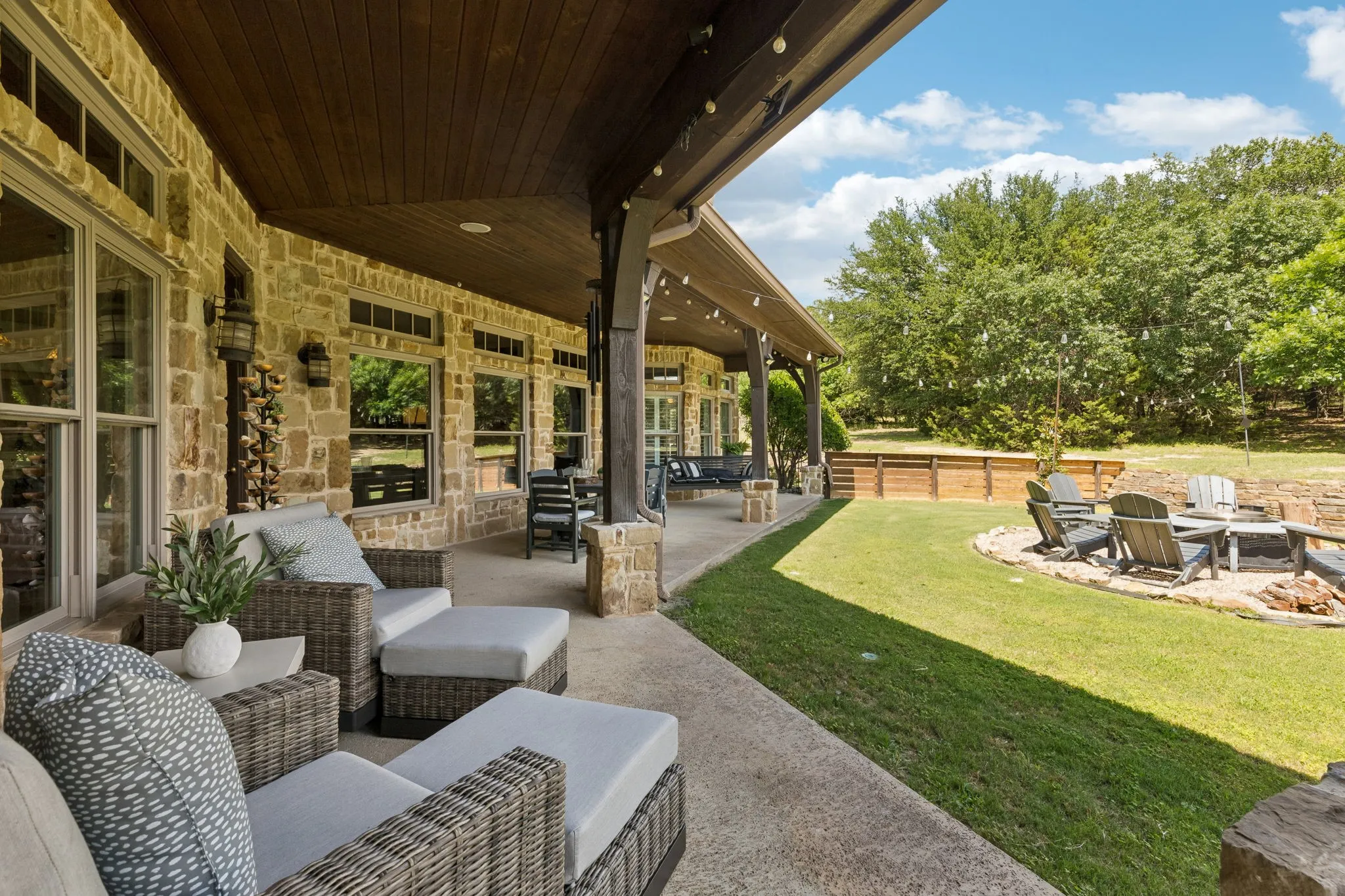 Single Family Residence For Sale in Parker County , 206 Rodeo Drive, Azle, Texas 76020, 4 Bedroom, 4 Bathroom, 3 Garage spaces, 5,162 Sqft, built in 2008, mls#21288195, Real Estate Agent in Azle, Homes For Sale in Parker county, Homes For Sale in Azle, Realtor in Azle Texas, Real Estate Brokerage Independent Realty Texas, Luminita Cordes Realtor