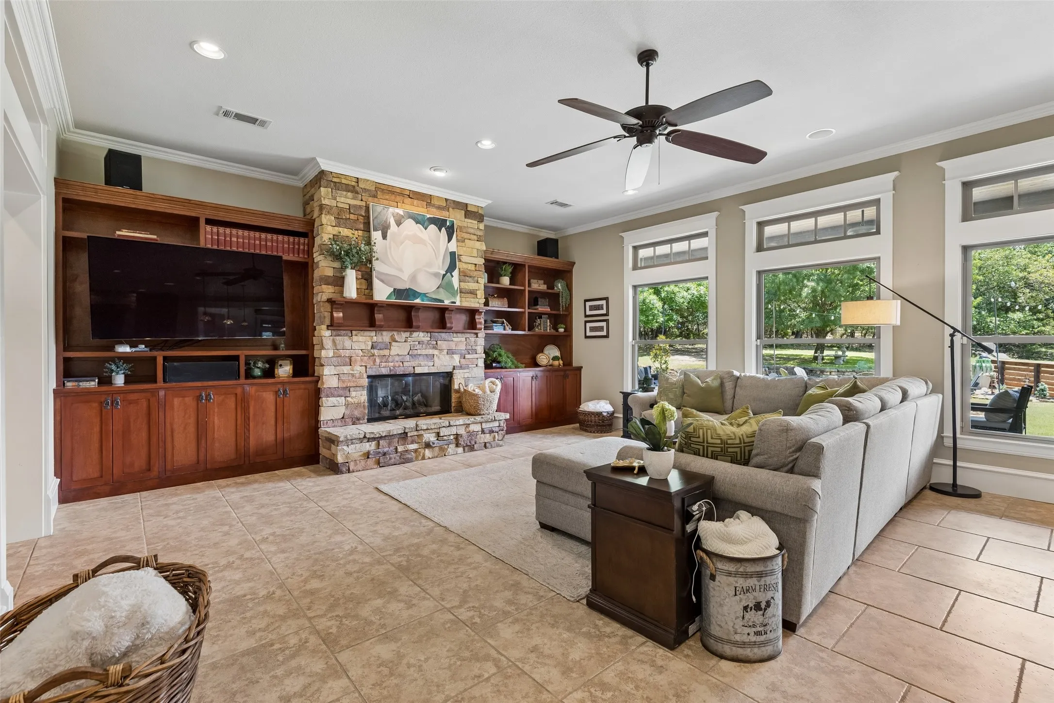 Single Family Residence For Sale in Parker County , 206 Rodeo Drive, Azle, Texas 76020, 4 Bedroom, 4 Bathroom, 3 Garage spaces, 5,162 Sqft, built in 2008, mls#21288195, Real Estate Agent in Azle, Homes For Sale in Parker county, Homes For Sale in Azle, Realtor in Azle Texas, Real Estate Brokerage Independent Realty Texas, Luminita Cordes Realtor