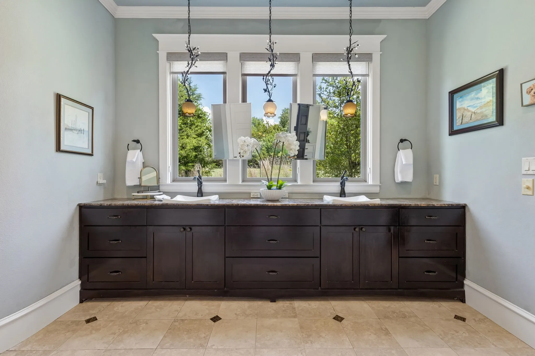 Single Family Residence For Sale in Parker County , 206 Rodeo Drive, Azle, Texas 76020, 4 Bedroom, 4 Bathroom, 3 Garage spaces, 5,162 Sqft, built in 2008, mls#21288195, Real Estate Agent in Azle, Homes For Sale in Parker county, Homes For Sale in Azle, Realtor in Azle Texas, Real Estate Brokerage Independent Realty Texas, Luminita Cordes Realtor