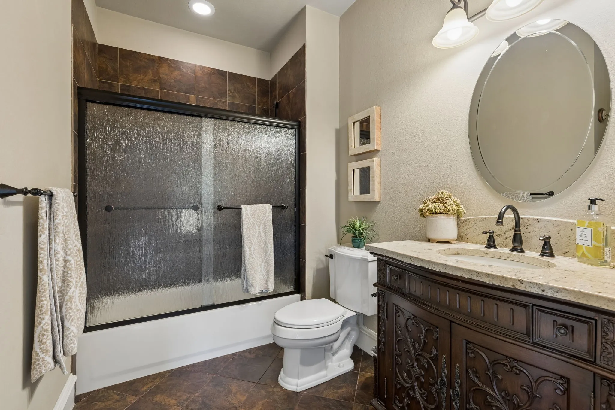 Single Family Residence For Sale in Parker County , 206 Rodeo Drive, Azle, Texas 76020, 4 Bedroom, 4 Bathroom, 3 Garage spaces, 5,162 Sqft, built in 2008, mls#21288195, Real Estate Agent in Azle, Homes For Sale in Parker county, Homes For Sale in Azle, Realtor in Azle Texas, Real Estate Brokerage Independent Realty Texas, Luminita Cordes Realtor
