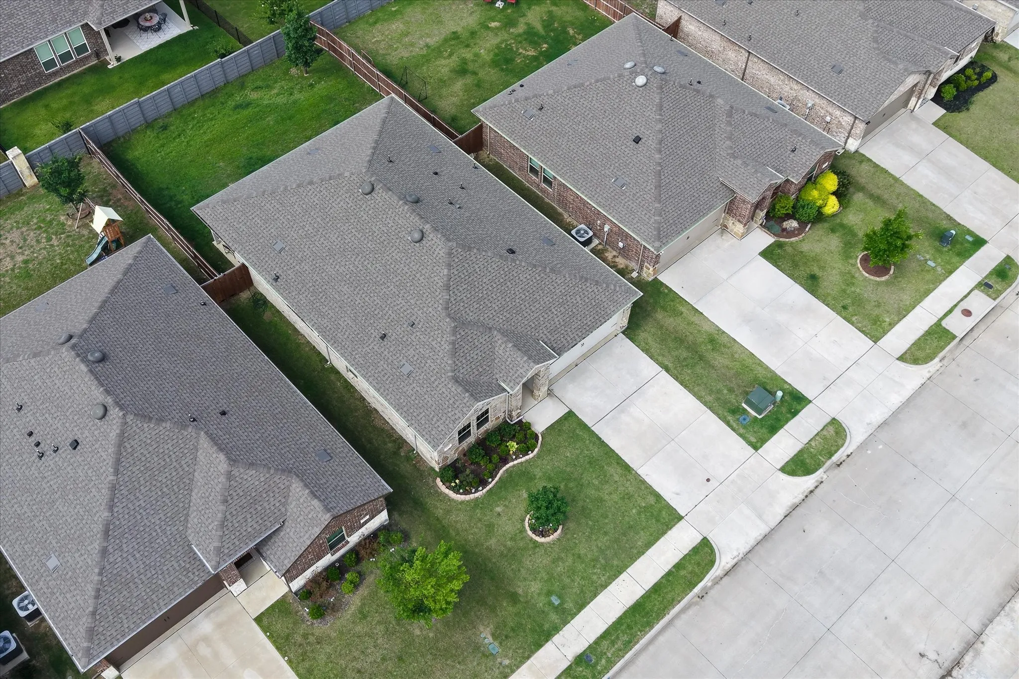 Single Family Residence For Sale in Denton County , 936 Glover Drive, Aubrey, Texas 76227, 4 Bedroom, 2 Bathroom, 2 Garage spaces, 1,836 Sqft, built in 2021, mls#21271149, Real Estate Agent in Aubrey, Homes For Sale in Denton county, Homes For Sale in Aubrey, Realtor in Aubrey Texas, Real Estate Brokerage Independent Realty Texas, Luminita Cordes Realtor