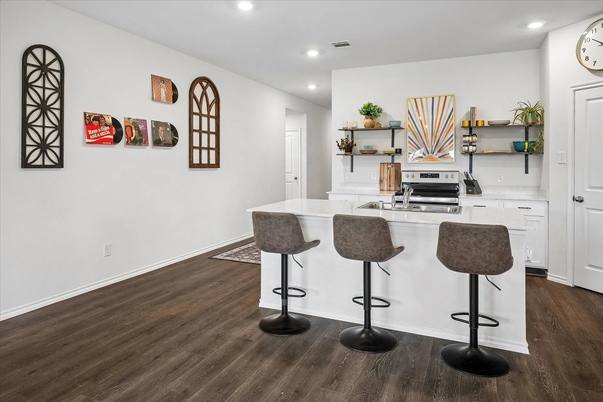 Single Family Residence For Sale in Denton County , 936 Glover Drive, Aubrey, Texas 76227, 4 Bedroom, 2 Bathroom, 2 Garage spaces, 1,836 Sqft, built in 2021, mls#21271149, Real Estate Agent in Aubrey, Homes For Sale in Denton county, Homes For Sale in Aubrey, Realtor in Aubrey Texas, Real Estate Brokerage Independent Realty Texas, Luminita Cordes Realtor