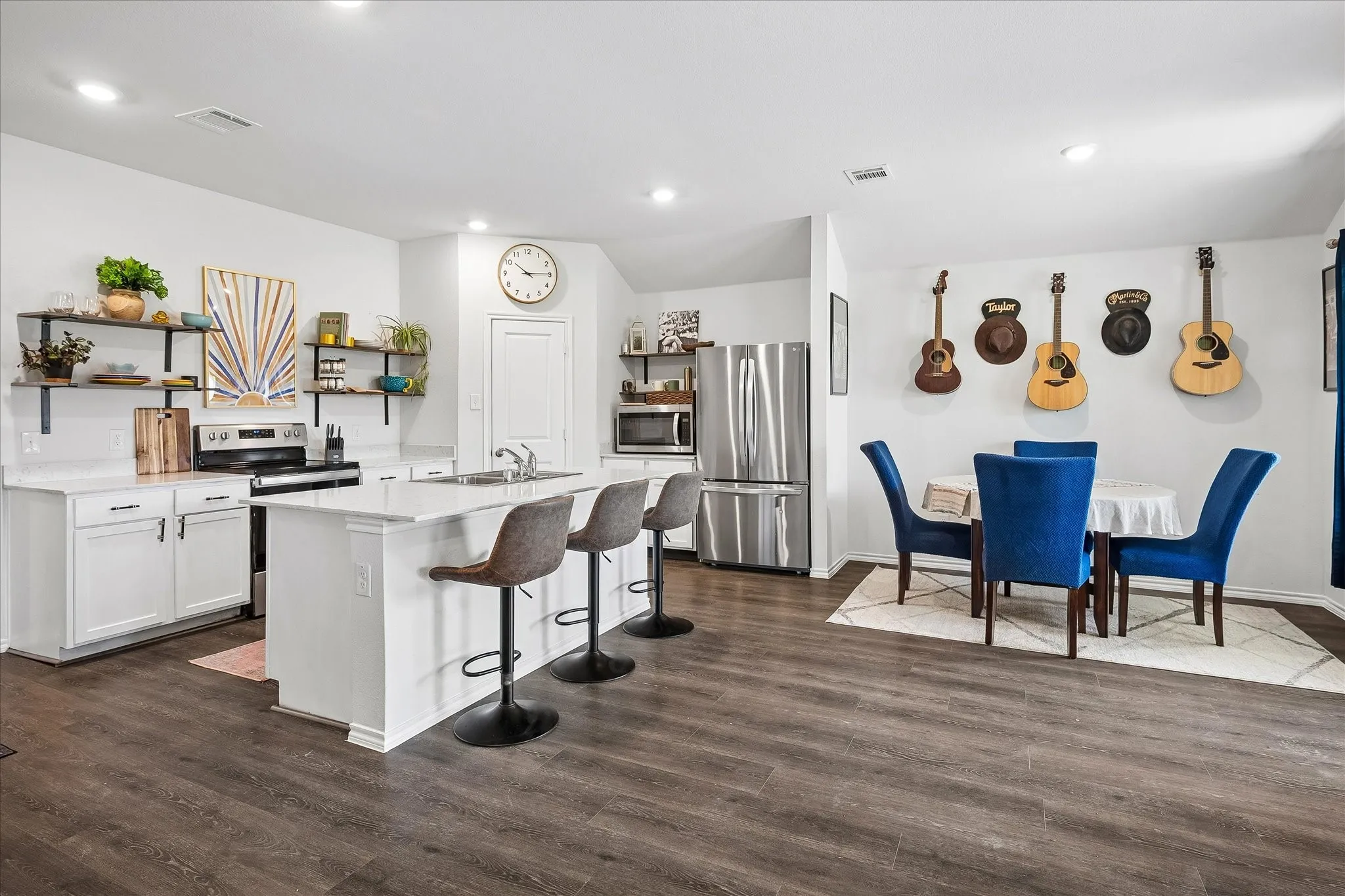 Single Family Residence For Sale in Denton County , 936 Glover Drive, Aubrey, Texas 76227, 4 Bedroom, 2 Bathroom, 2 Garage spaces, 1,836 Sqft, built in 2021, mls#21271149, Real Estate Agent in Aubrey, Homes For Sale in Denton county, Homes For Sale in Aubrey, Realtor in Aubrey Texas, Real Estate Brokerage Independent Realty Texas, Luminita Cordes Realtor