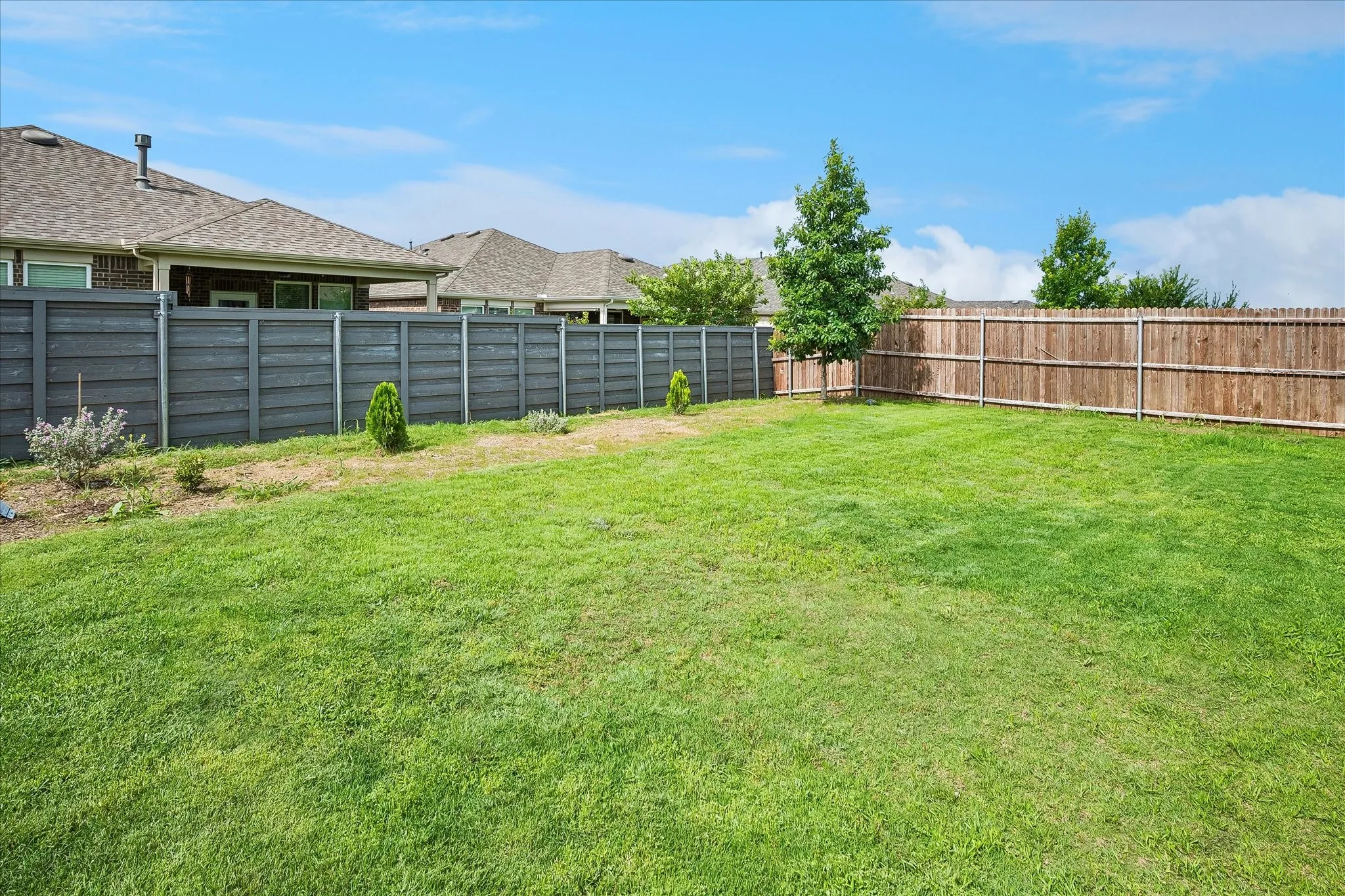 Single Family Residence For Sale in Denton County , 936 Glover Drive, Aubrey, Texas 76227, 4 Bedroom, 2 Bathroom, 2 Garage spaces, 1,836 Sqft, built in 2021, mls#21271149, Real Estate Agent in Aubrey, Homes For Sale in Denton county, Homes For Sale in Aubrey, Realtor in Aubrey Texas, Real Estate Brokerage Independent Realty Texas, Luminita Cordes Realtor