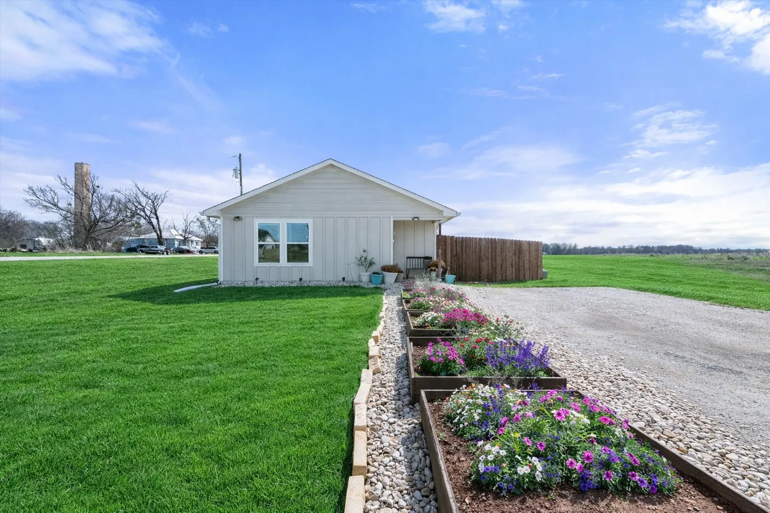Single Family Residence For Sale in Hill County , 101 Allie Court, Itasca, Texas 76055, 3 Bedrooms, 2 Bathrooms, Garage spaces, 1,110 Sqft, built in 2022, Price $205,000, mls#21291094, Real Estate Agent in Itasca, Homes For Sale in Hill county, Homes For Sale in Itasca, Realtor in Itasca Texas, Real Estate Brokerage Independent Realty Texas, Luminita Cordes Realtor