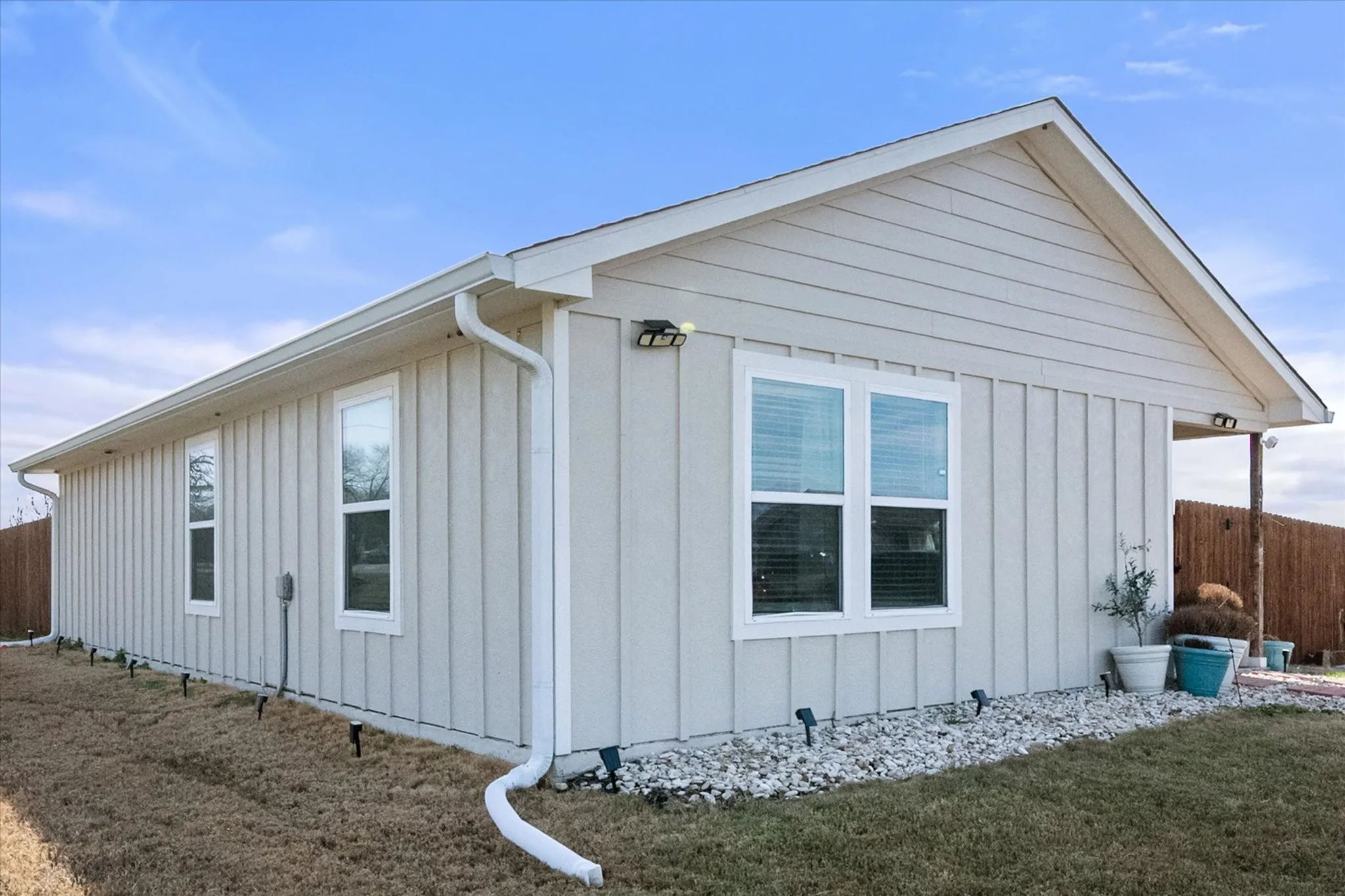 Single Family Residence For Sale in Hill County , 101 Allie Court, Itasca, Texas 76055, 3 Bedrooms, 2 Bathrooms, Garage spaces, 1,110 Sqft, built in 2022, Price $205,000, mls#21291094, Real Estate Agent in Itasca, Homes For Sale in Hill county, Homes For Sale in Itasca, Realtor in Itasca Texas, Real Estate Brokerage Independent Realty Texas, Luminita Cordes Realtor