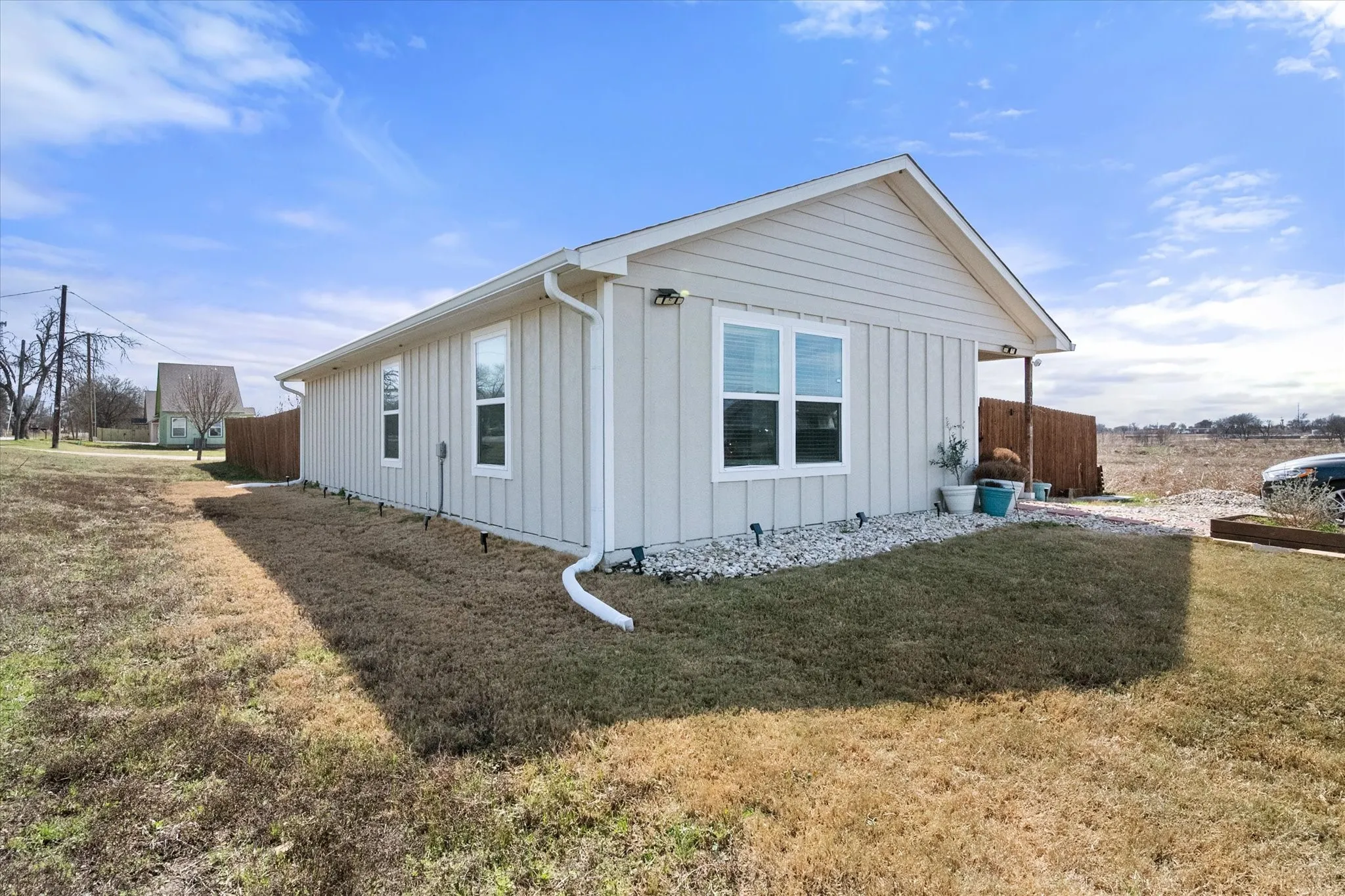 Single Family Residence For Sale in Hill County , 101 Allie Court, Itasca, Texas 76055, 3 Bedrooms, 2 Bathrooms, Garage spaces, 1,110 Sqft, built in 2022, Price $205,000, mls#21291094, Real Estate Agent in Itasca, Homes For Sale in Hill county, Homes For Sale in Itasca, Realtor in Itasca Texas, Real Estate Brokerage Independent Realty Texas, Luminita Cordes Realtor