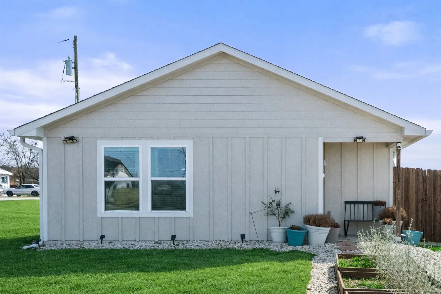 Single Family Residence For Sale in Hill County , 101 Allie Court, Itasca, Texas 76055, 3 Bedrooms, 2 Bathrooms, Garage spaces, 1,110 Sqft, built in 2022, Price $205,000, mls#21291094, Real Estate Agent in Itasca, Homes For Sale in Hill county, Homes For Sale in Itasca, Realtor in Itasca Texas, Real Estate Brokerage Independent Realty Texas, Luminita Cordes Realtor