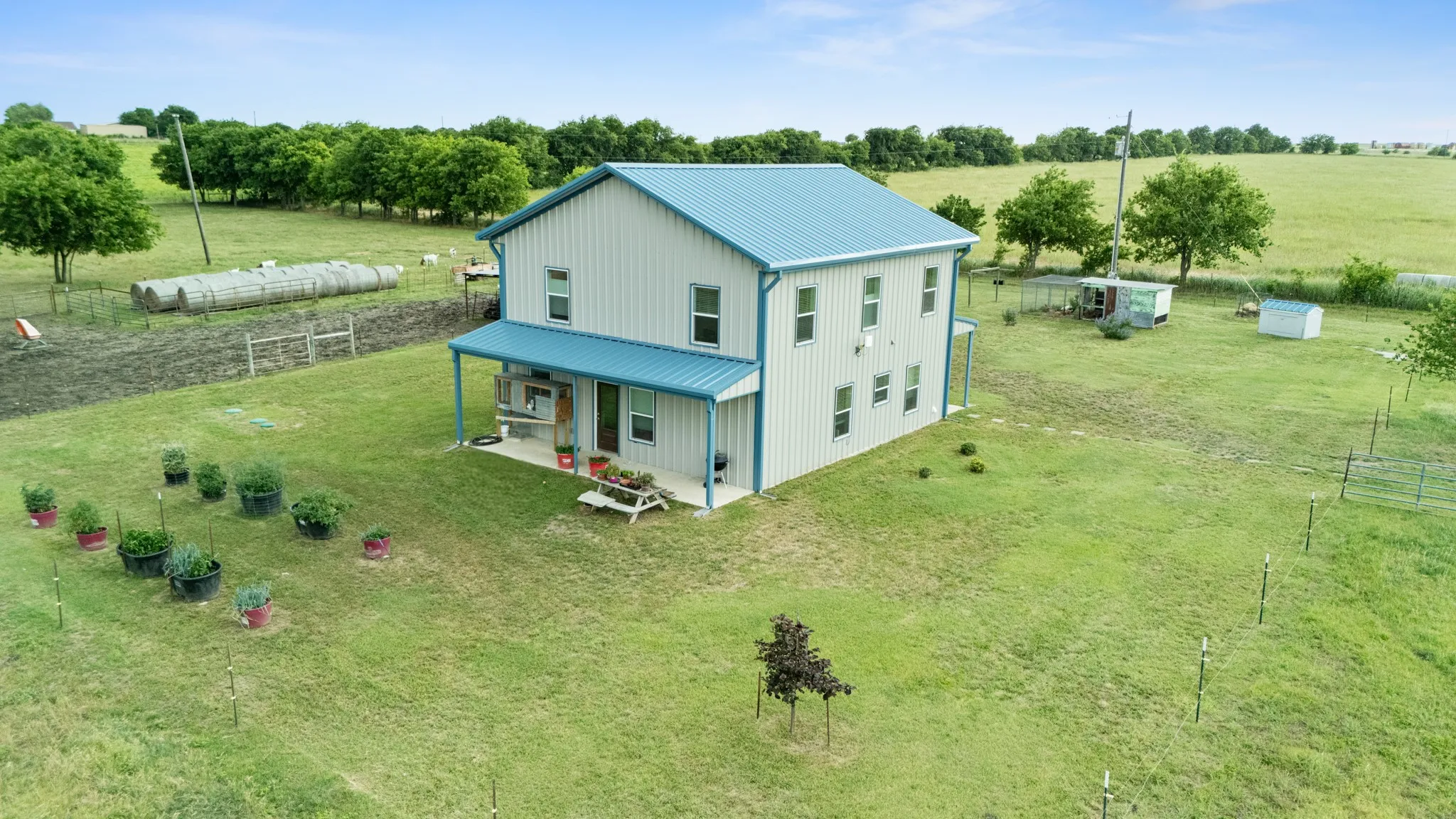 Single Family Residence For Sale in Wise County , 124 County Road 4511, Decatur, Texas 76234, 3 Bedroom, 3 Bathroom, Garage spaces, 1,800 Sqft, built in 2022, mls#21290693, Real Estate Agent in Decatur, Homes For Sale in Wise county, Homes For Sale in Decatur, Realtor in Decatur Texas, Real Estate Brokerage Independent Realty Texas, Luminita Cordes Realtor