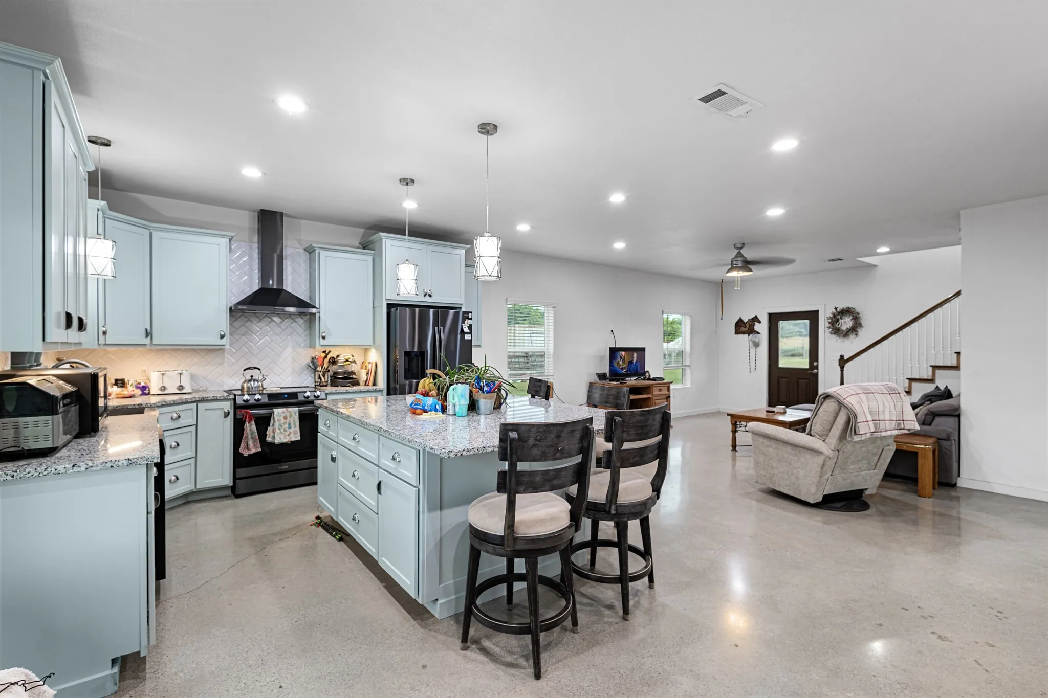 Single Family Residence For Sale in Wise County , 124 County Road 4511, Decatur, Texas 76234, 3 Bedroom, 3 Bathroom, Garage spaces, 1,800 Sqft, built in 2022, mls#21290693, Real Estate Agent in Decatur, Homes For Sale in Wise county, Homes For Sale in Decatur, Realtor in Decatur Texas, Real Estate Brokerage Independent Realty Texas, Luminita Cordes Realtor