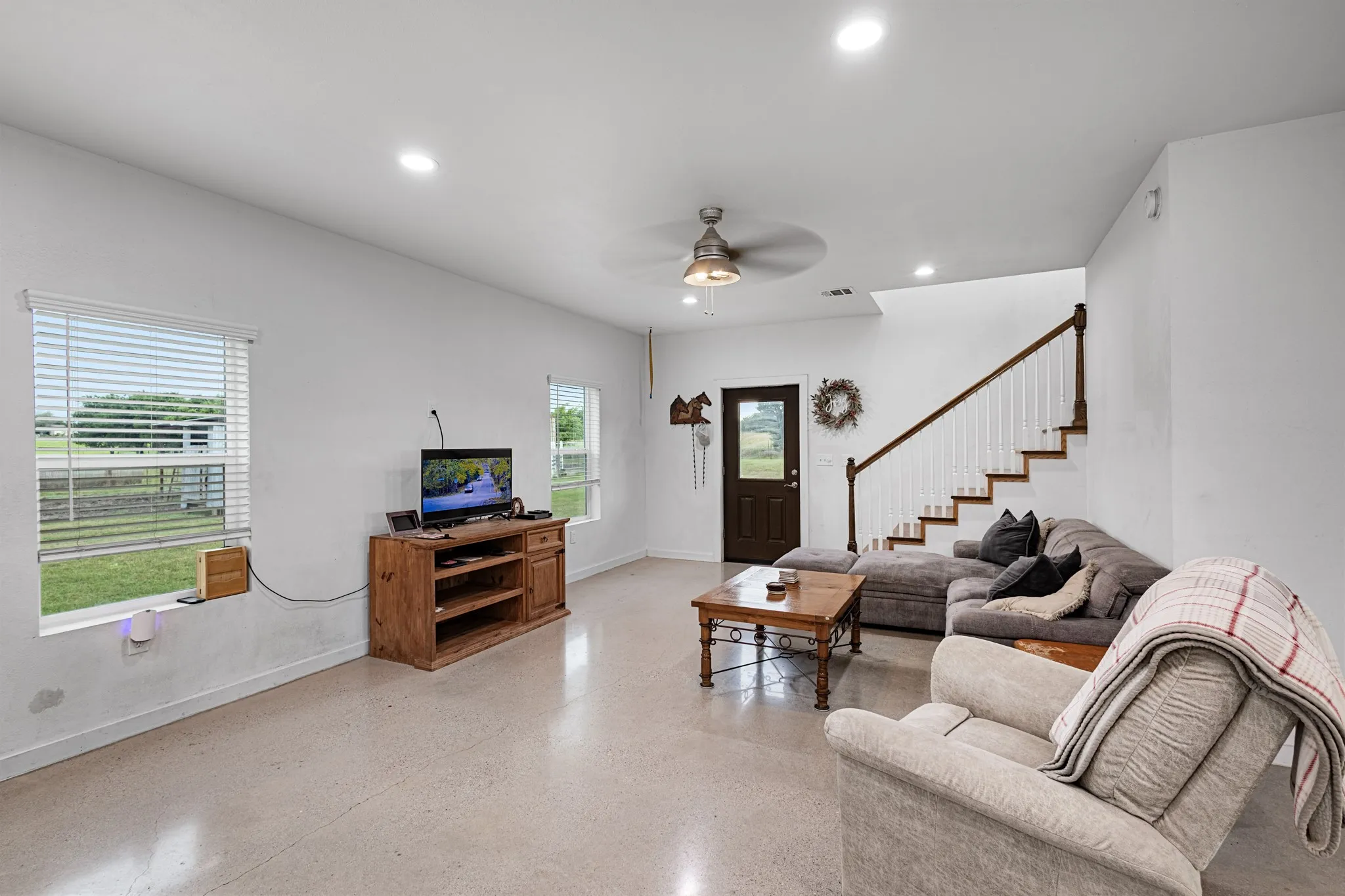 Single Family Residence For Sale in Wise County , 124 County Road 4511, Decatur, Texas 76234, 3 Bedroom, 3 Bathroom, Garage spaces, 1,800 Sqft, built in 2022, mls#21290693, Real Estate Agent in Decatur, Homes For Sale in Wise county, Homes For Sale in Decatur, Realtor in Decatur Texas, Real Estate Brokerage Independent Realty Texas, Luminita Cordes Realtor