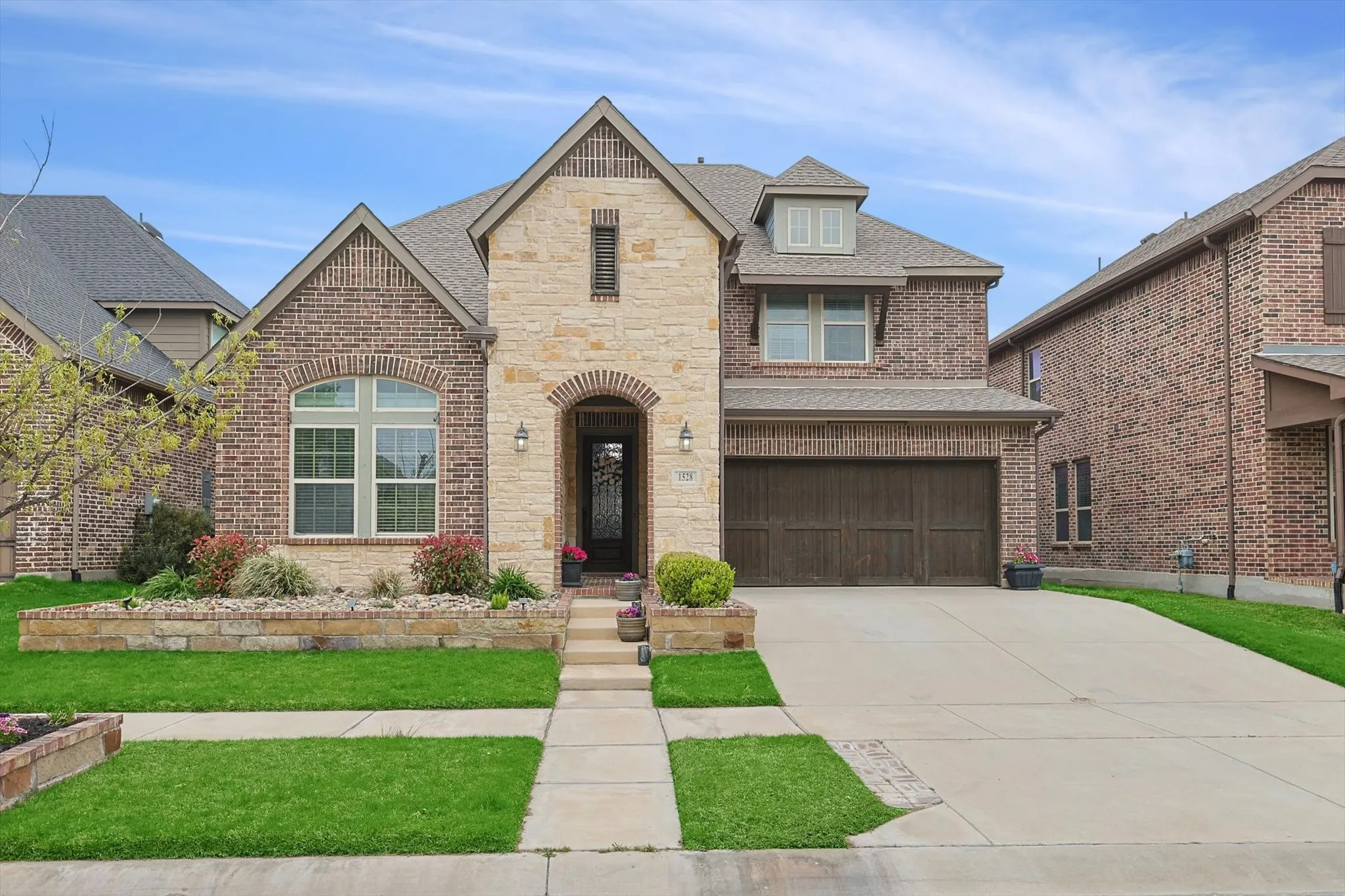Single Family Residence For Sale in Denton County , 1528 8th Street, Argyle, Texas 76226, 5 Bedroom, 4 Bathroom, 2 Garage spaces, 3,226 Sqft, built in 2015, mls#21290419, Real Estate Agent in Argyle, Homes For Sale in Denton county, Homes For Sale in Argyle, Realtor in Argyle Texas, Real Estate Brokerage Independent Realty Texas, Luminita Cordes Realtor