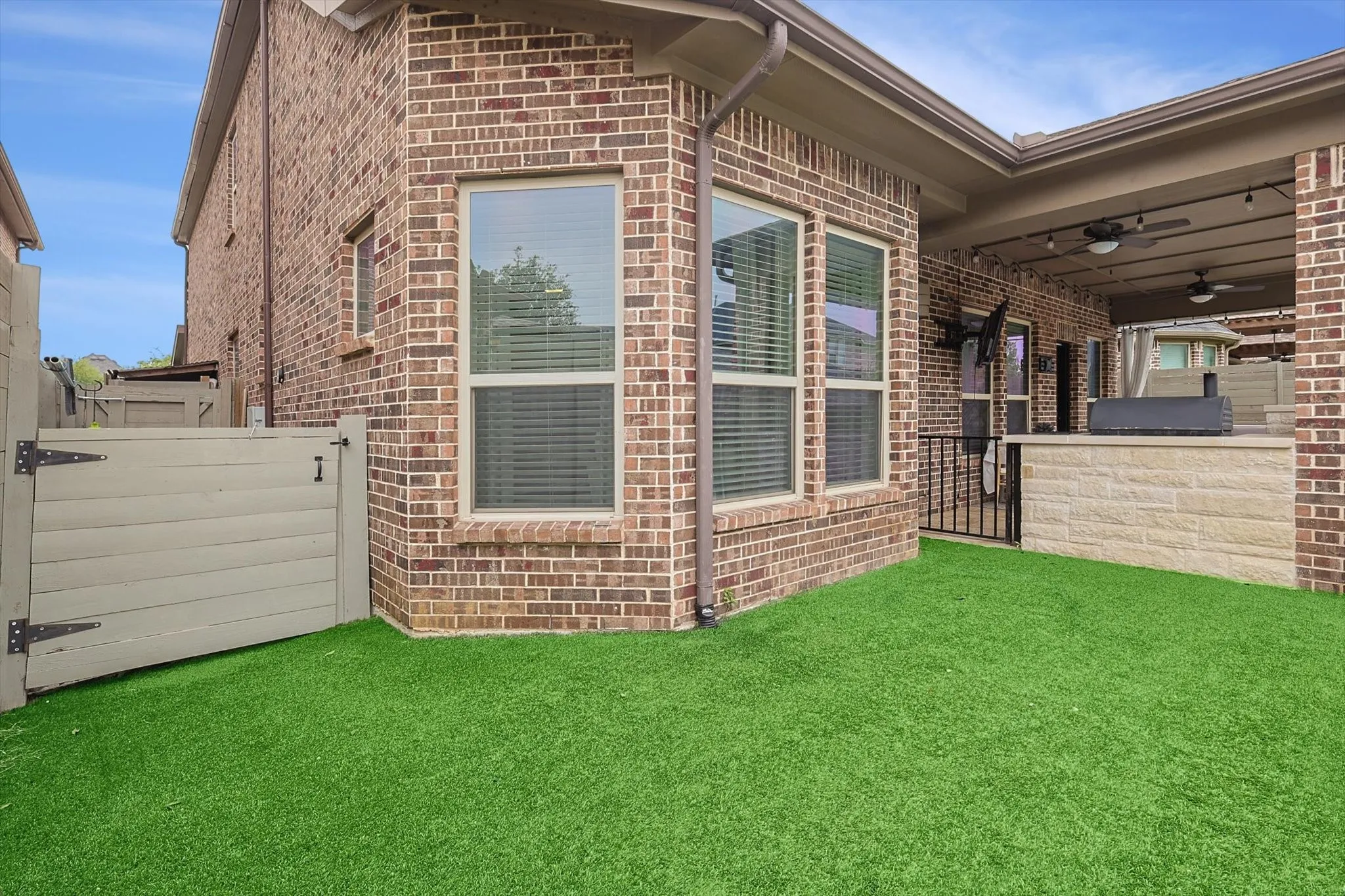 Single Family Residence For Sale in Denton County , 1528 8th Street, Argyle, Texas 76226, 5 Bedroom, 4 Bathroom, 2 Garage spaces, 3,226 Sqft, built in 2015, mls#21290419, Real Estate Agent in Argyle, Homes For Sale in Denton county, Homes For Sale in Argyle, Realtor in Argyle Texas, Real Estate Brokerage Independent Realty Texas, Luminita Cordes Realtor