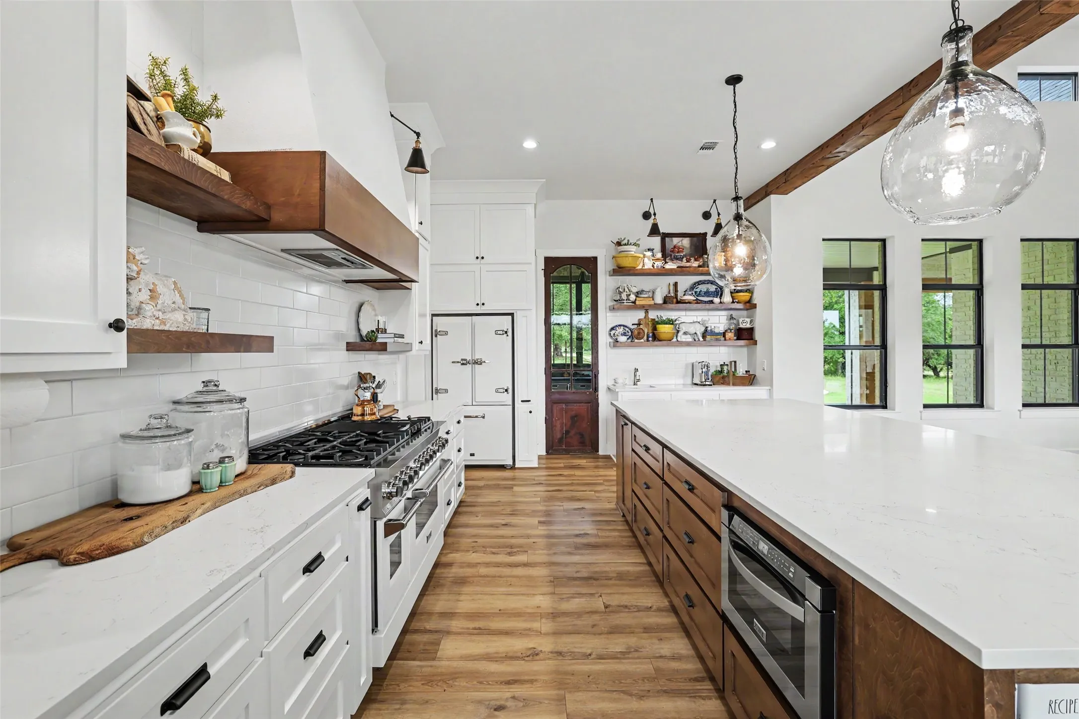 Single Family Residence For Sale in Bell County , 7670 Shiny Top Ranch Lane, Salado, Texas 76571, 4 Bedroom, 3 Bathroom, 6 Garage spaces, 3,609 Sqft, built in 2022, mls#21290502, Real Estate Agent in Salado, Homes For Sale in Bell county, Homes For Sale in Salado, Realtor in Salado Texas, Real Estate Brokerage Independent Realty Texas, Luminita Cordes Realtor