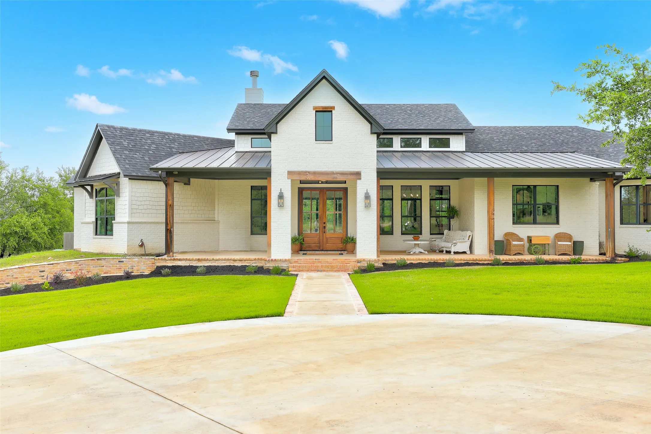 Single Family Residence For Sale in Bell County , 7670 Shiny Top Ranch Lane, Salado, Texas 76571, 4 Bedroom, 3 Bathroom, 6 Garage spaces, 3,609 Sqft, built in 2022, mls#21290502, Real Estate Agent in Salado, Homes For Sale in Bell county, Homes For Sale in Salado, Realtor in Salado Texas, Real Estate Brokerage Independent Realty Texas, Luminita Cordes Realtor