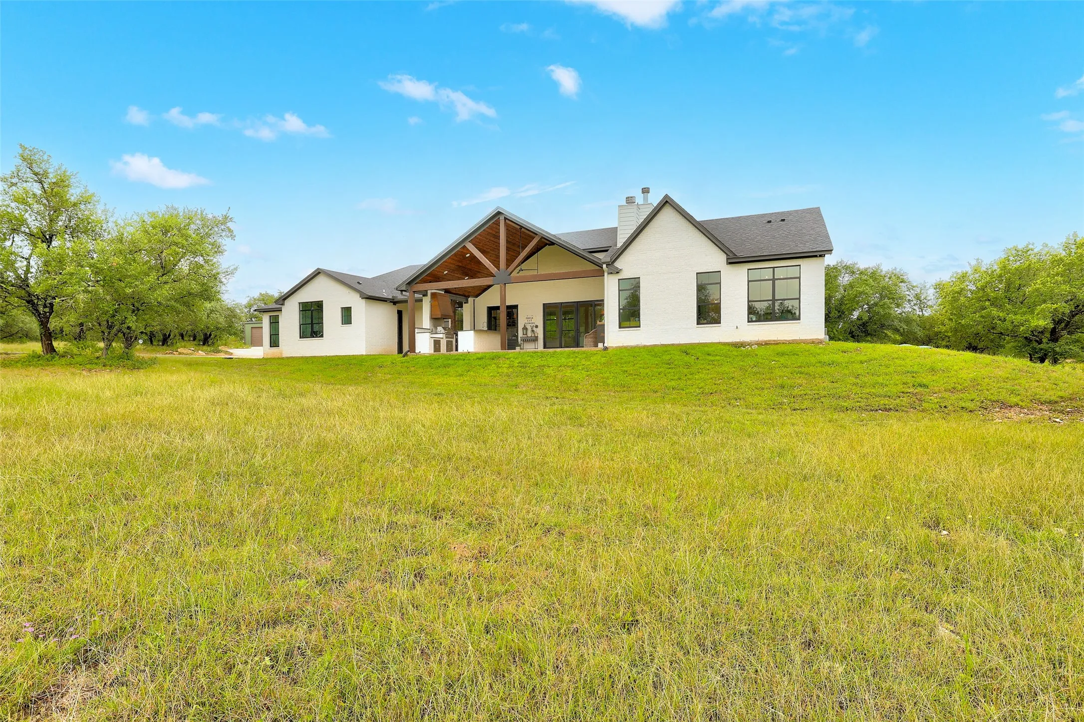 Single Family Residence For Sale in Bell County , 7670 Shiny Top Ranch Lane, Salado, Texas 76571, 4 Bedroom, 3 Bathroom, 6 Garage spaces, 3,609 Sqft, built in 2022, mls#21290502, Real Estate Agent in Salado, Homes For Sale in Bell county, Homes For Sale in Salado, Realtor in Salado Texas, Real Estate Brokerage Independent Realty Texas, Luminita Cordes Realtor