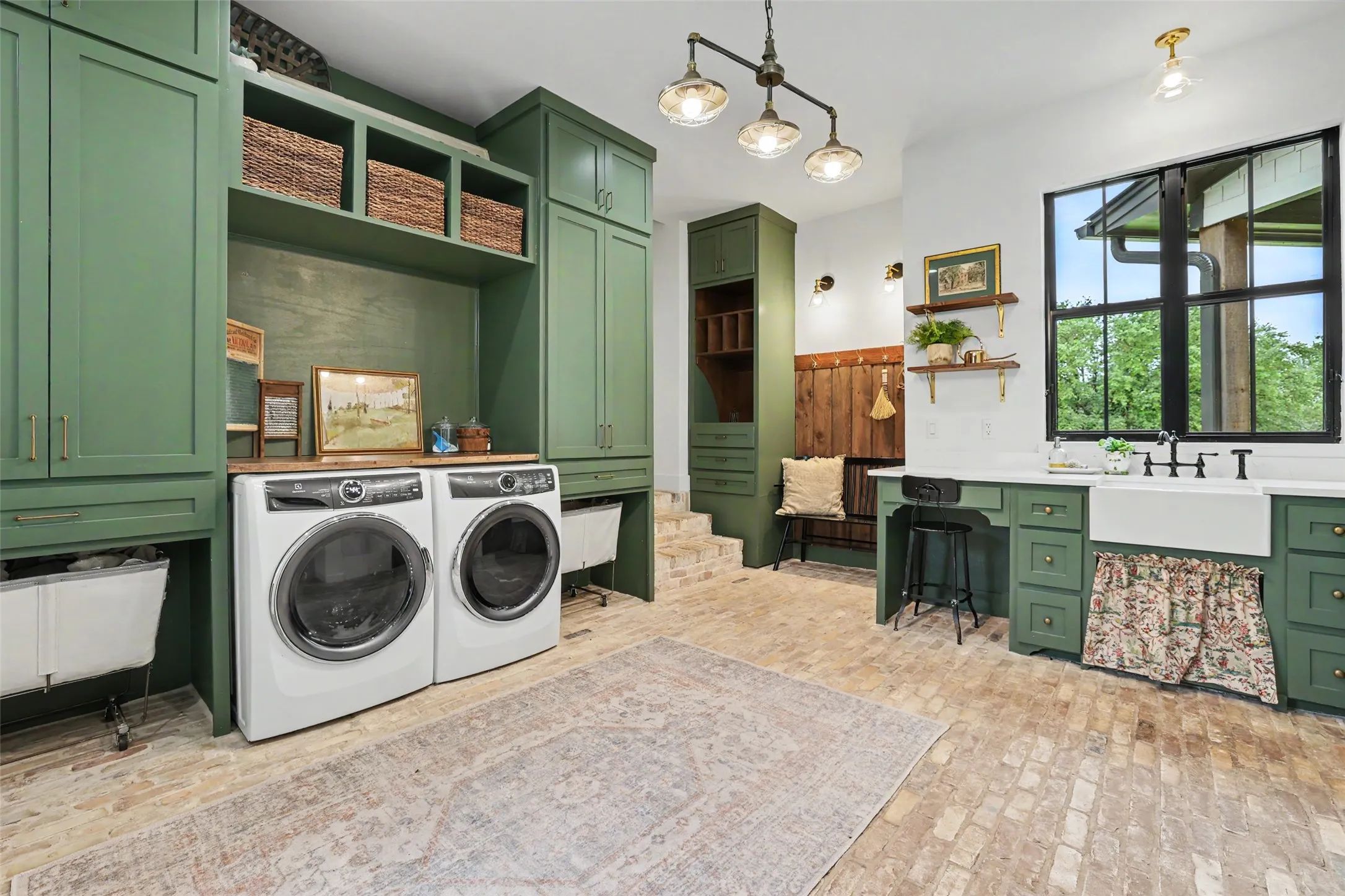 Single Family Residence For Sale in Bell County , 7670 Shiny Top Ranch Lane, Salado, Texas 76571, 4 Bedroom, 3 Bathroom, 6 Garage spaces, 3,609 Sqft, built in 2022, mls#21290502, Real Estate Agent in Salado, Homes For Sale in Bell county, Homes For Sale in Salado, Realtor in Salado Texas, Real Estate Brokerage Independent Realty Texas, Luminita Cordes Realtor