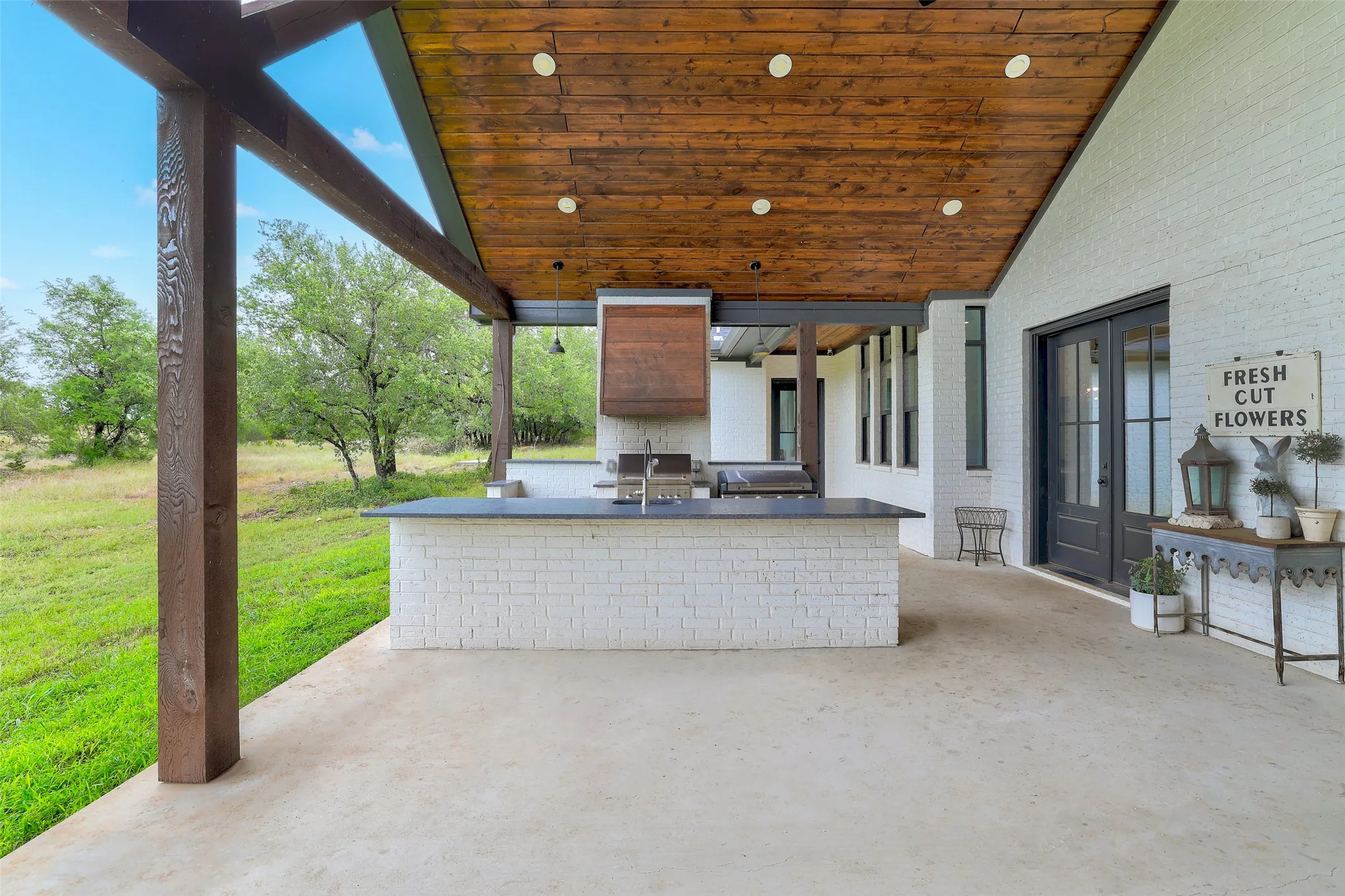 Single Family Residence For Sale in Bell County , 7670 Shiny Top Ranch Lane, Salado, Texas 76571, 4 Bedroom, 3 Bathroom, 6 Garage spaces, 3,609 Sqft, built in 2022, mls#21290502, Real Estate Agent in Salado, Homes For Sale in Bell county, Homes For Sale in Salado, Realtor in Salado Texas, Real Estate Brokerage Independent Realty Texas, Luminita Cordes Realtor