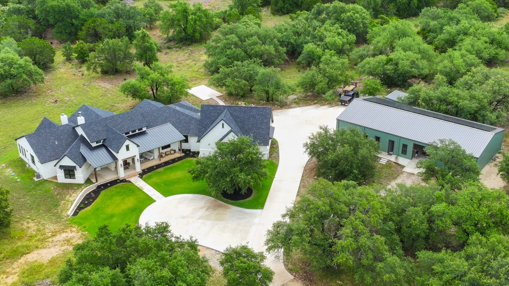 Single Family Residence For Sale in Bell County , 7670 Shiny Top Ranch Lane, Salado, Texas 76571, 4 Bedroom, 3 Bathroom, 6 Garage spaces, 3,609 Sqft, built in 2022, mls#21290502, Real Estate Agent in Salado, Homes For Sale in Bell county, Homes For Sale in Salado, Realtor in Salado Texas, Real Estate Brokerage Independent Realty Texas, Luminita Cordes Realtor