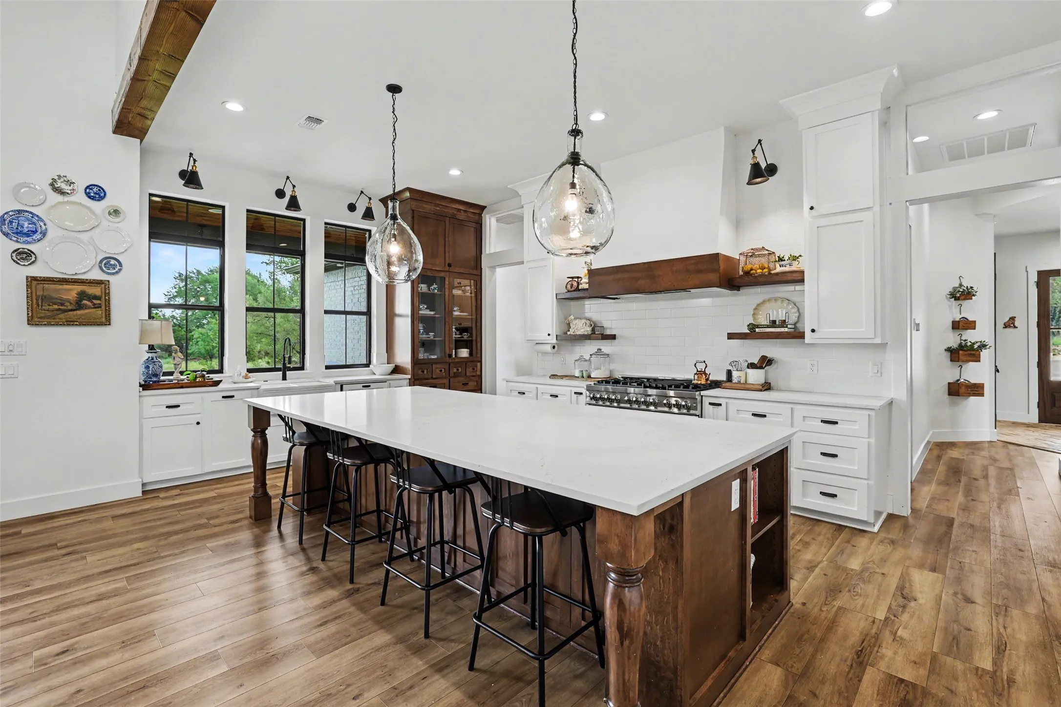 Single Family Residence For Sale in Bell County , 7670 Shiny Top Ranch Lane, Salado, Texas 76571, 4 Bedroom, 3 Bathroom, 6 Garage spaces, 3,609 Sqft, built in 2022, mls#21290502, Real Estate Agent in Salado, Homes For Sale in Bell county, Homes For Sale in Salado, Realtor in Salado Texas, Real Estate Brokerage Independent Realty Texas, Luminita Cordes Realtor