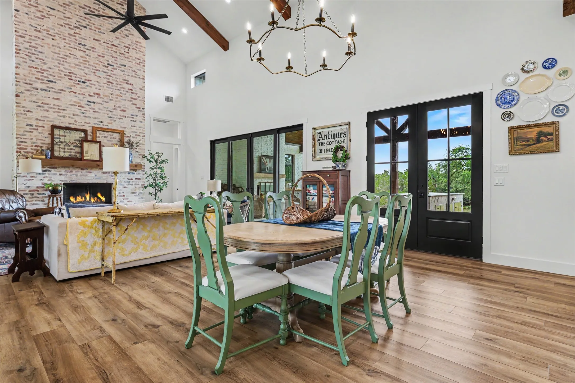 Single Family Residence For Sale in Bell County , 7670 Shiny Top Ranch Lane, Salado, Texas 76571, 4 Bedroom, 3 Bathroom, 6 Garage spaces, 3,609 Sqft, built in 2022, mls#21290502, Real Estate Agent in Salado, Homes For Sale in Bell county, Homes For Sale in Salado, Realtor in Salado Texas, Real Estate Brokerage Independent Realty Texas, Luminita Cordes Realtor