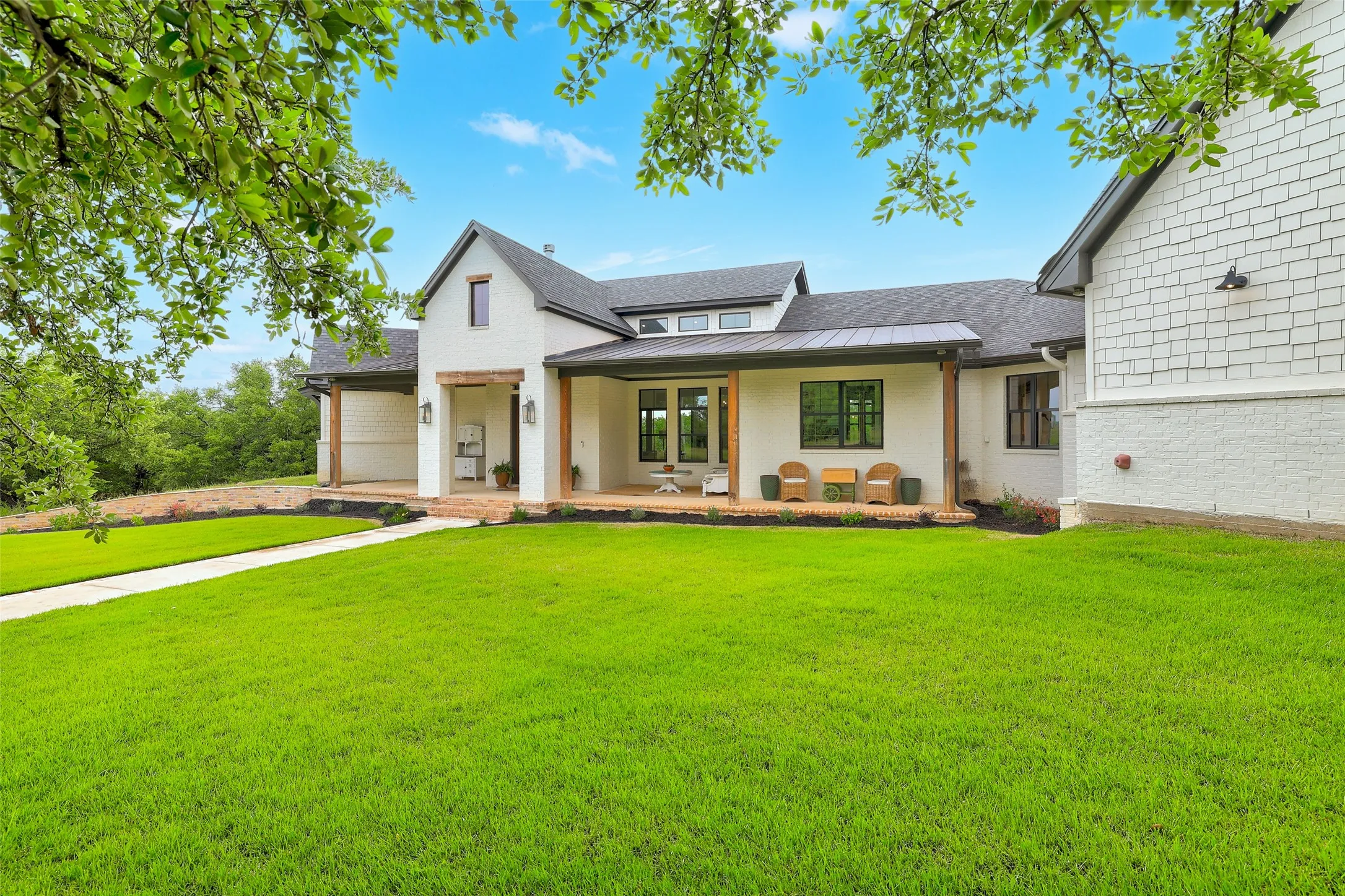 Single Family Residence For Sale in Bell County , 7670 Shiny Top Ranch Lane, Salado, Texas 76571, 4 Bedroom, 3 Bathroom, 6 Garage spaces, 3,609 Sqft, built in 2022, mls#21290502, Real Estate Agent in Salado, Homes For Sale in Bell county, Homes For Sale in Salado, Realtor in Salado Texas, Real Estate Brokerage Independent Realty Texas, Luminita Cordes Realtor