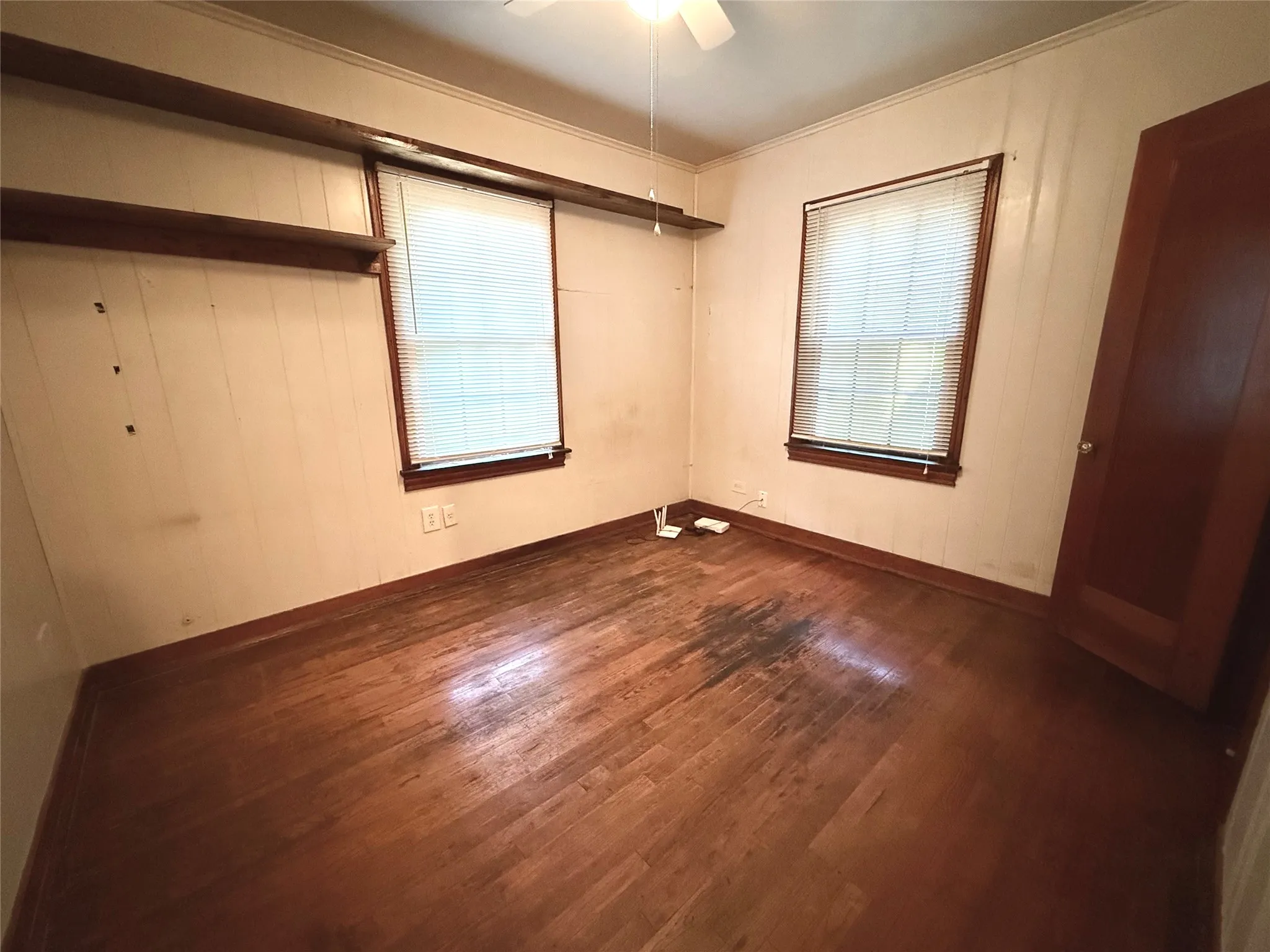 Single Family Residence For Sale in Van Zandt County , 1130 S Buffalo Street, Canton, Texas 75103, 3 Bedroom, 1 Bathroom, Garage spaces, 1,376 Sqft, built in 1939, mls#21286916, Real Estate Agent in Canton, Homes For Sale in Van Zandt county, Homes For Sale in Canton, Realtor in Canton Texas, Real Estate Brokerage Independent Realty Texas, Luminita Cordes Realtor