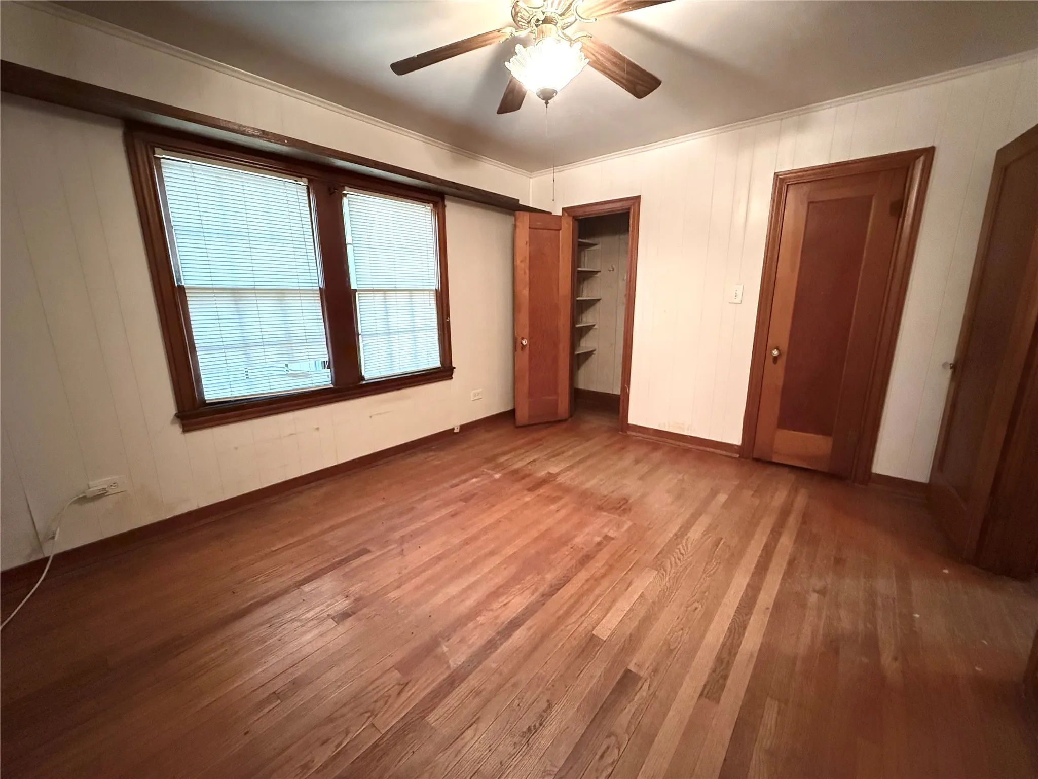 Single Family Residence For Sale in Van Zandt County , 1130 S Buffalo Street, Canton, Texas 75103, 3 Bedroom, 1 Bathroom, Garage spaces, 1,376 Sqft, built in 1939, mls#21286916, Real Estate Agent in Canton, Homes For Sale in Van Zandt county, Homes For Sale in Canton, Realtor in Canton Texas, Real Estate Brokerage Independent Realty Texas, Luminita Cordes Realtor
