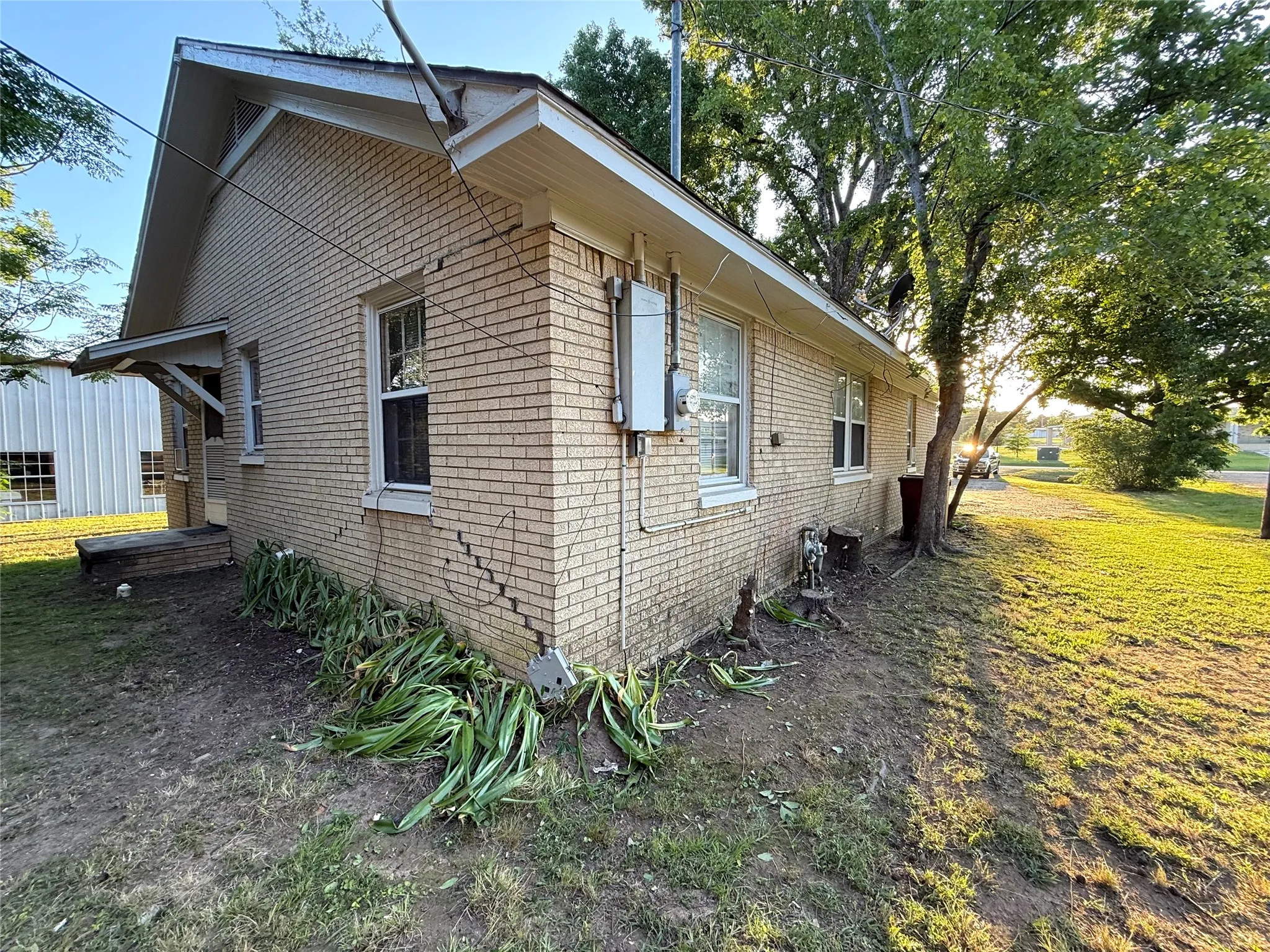 Single Family Residence For Sale in Van Zandt County , 1130 S Buffalo Street, Canton, Texas 75103, 3 Bedroom, 1 Bathroom, Garage spaces, 1,376 Sqft, built in 1939, mls#21286916, Real Estate Agent in Canton, Homes For Sale in Van Zandt county, Homes For Sale in Canton, Realtor in Canton Texas, Real Estate Brokerage Independent Realty Texas, Luminita Cordes Realtor