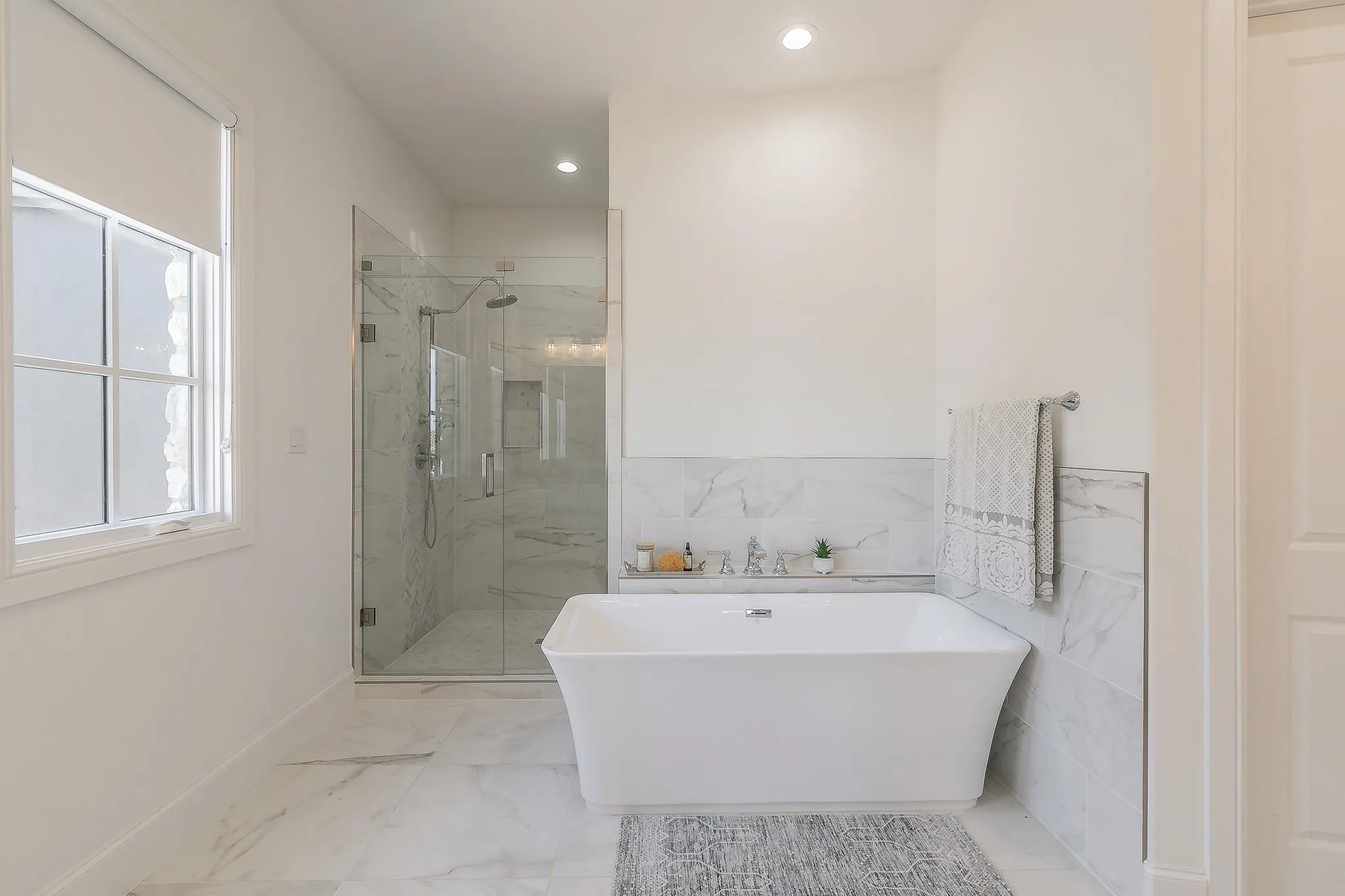Single Family Residence For Rent in Tarrant County , 8 Comillas Drive, Westlake, Texas 76262, 5 Bedroom, 5 Bathroom, 2 Garage spaces, 4,399 Sqft, built in 2018, mls#21290318, Real Estate Agent in Westlake, Homes For Rent in Tarrant county, Homes For Rent in Westlake, Realtor in Westlake Texas, Real Estate Brokerage Independent Realty Texas, Luminita Cordes Realtor