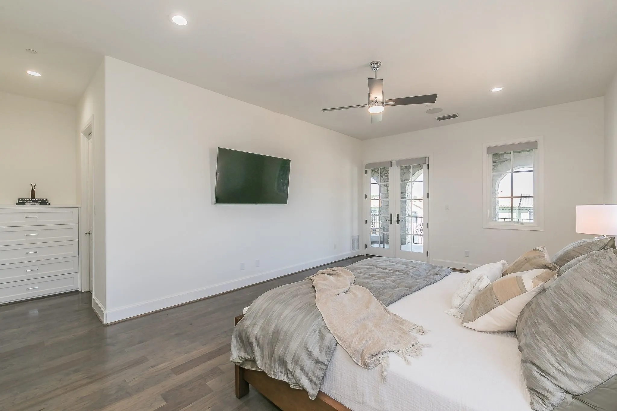 Single Family Residence For Rent in Tarrant County , 8 Comillas Drive, Westlake, Texas 76262, 5 Bedroom, 5 Bathroom, 2 Garage spaces, 4,399 Sqft, built in 2018, mls#21290318, Real Estate Agent in Westlake, Homes For Rent in Tarrant county, Homes For Rent in Westlake, Realtor in Westlake Texas, Real Estate Brokerage Independent Realty Texas, Luminita Cordes Realtor