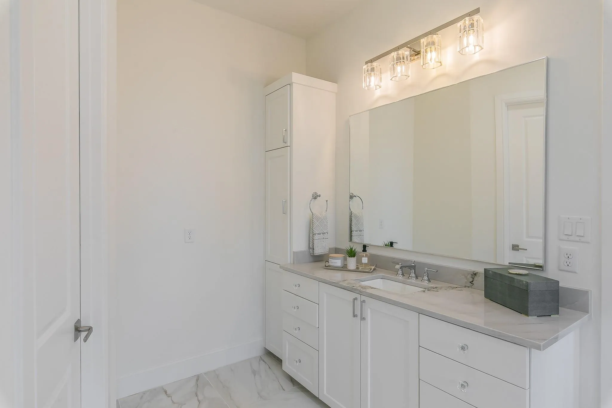 Single Family Residence For Rent in Tarrant County , 8 Comillas Drive, Westlake, Texas 76262, 5 Bedroom, 5 Bathroom, 2 Garage spaces, 4,399 Sqft, built in 2018, mls#21290318, Real Estate Agent in Westlake, Homes For Rent in Tarrant county, Homes For Rent in Westlake, Realtor in Westlake Texas, Real Estate Brokerage Independent Realty Texas, Luminita Cordes Realtor