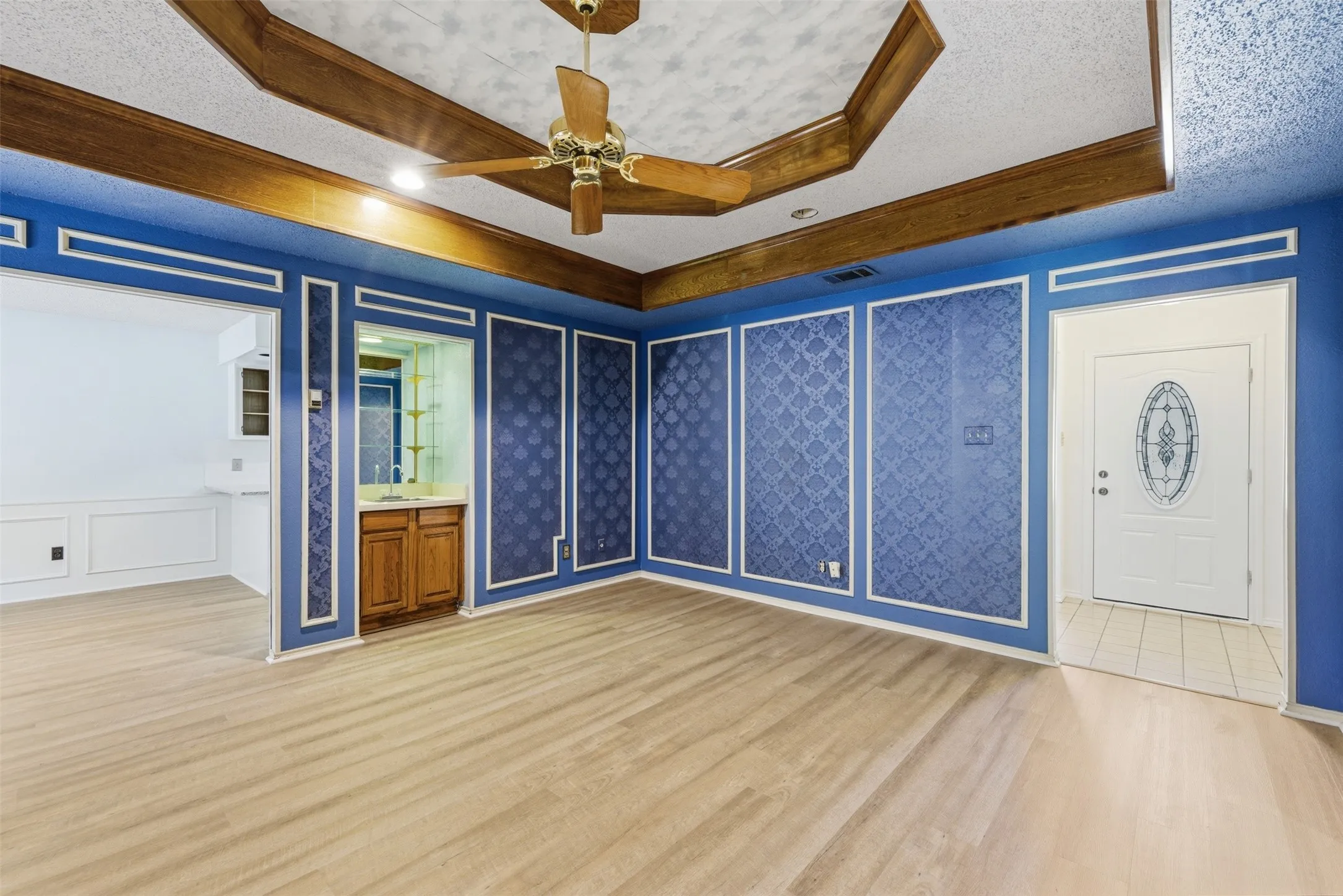 Single Family Residence For Sale in Denton County , 1501 Pickwick Lane, Denton, Texas 76209, 3 Bedroom, 2 Bathroom, 2 Garage spaces, 1,535 Sqft, built in 1986, mls#21290384, Real Estate Agent in Denton, Homes For Sale in Denton county, Homes For Sale in Denton, Realtor in Denton Texas, Real Estate Brokerage Independent Realty Texas, Luminita Cordes Realtor