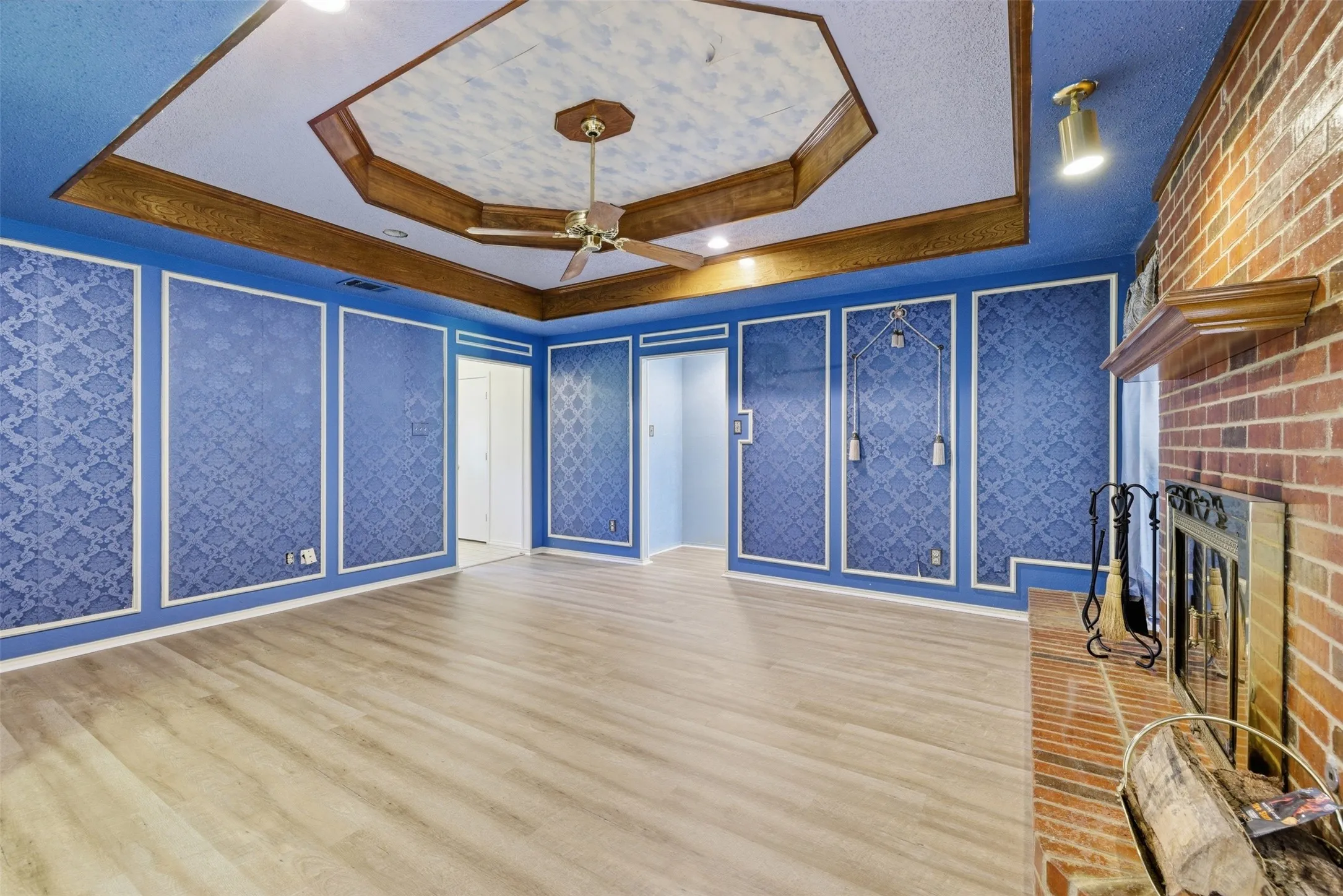 Single Family Residence For Sale in Denton County , 1501 Pickwick Lane, Denton, Texas 76209, 3 Bedroom, 2 Bathroom, 2 Garage spaces, 1,535 Sqft, built in 1986, mls#21290384, Real Estate Agent in Denton, Homes For Sale in Denton county, Homes For Sale in Denton, Realtor in Denton Texas, Real Estate Brokerage Independent Realty Texas, Luminita Cordes Realtor