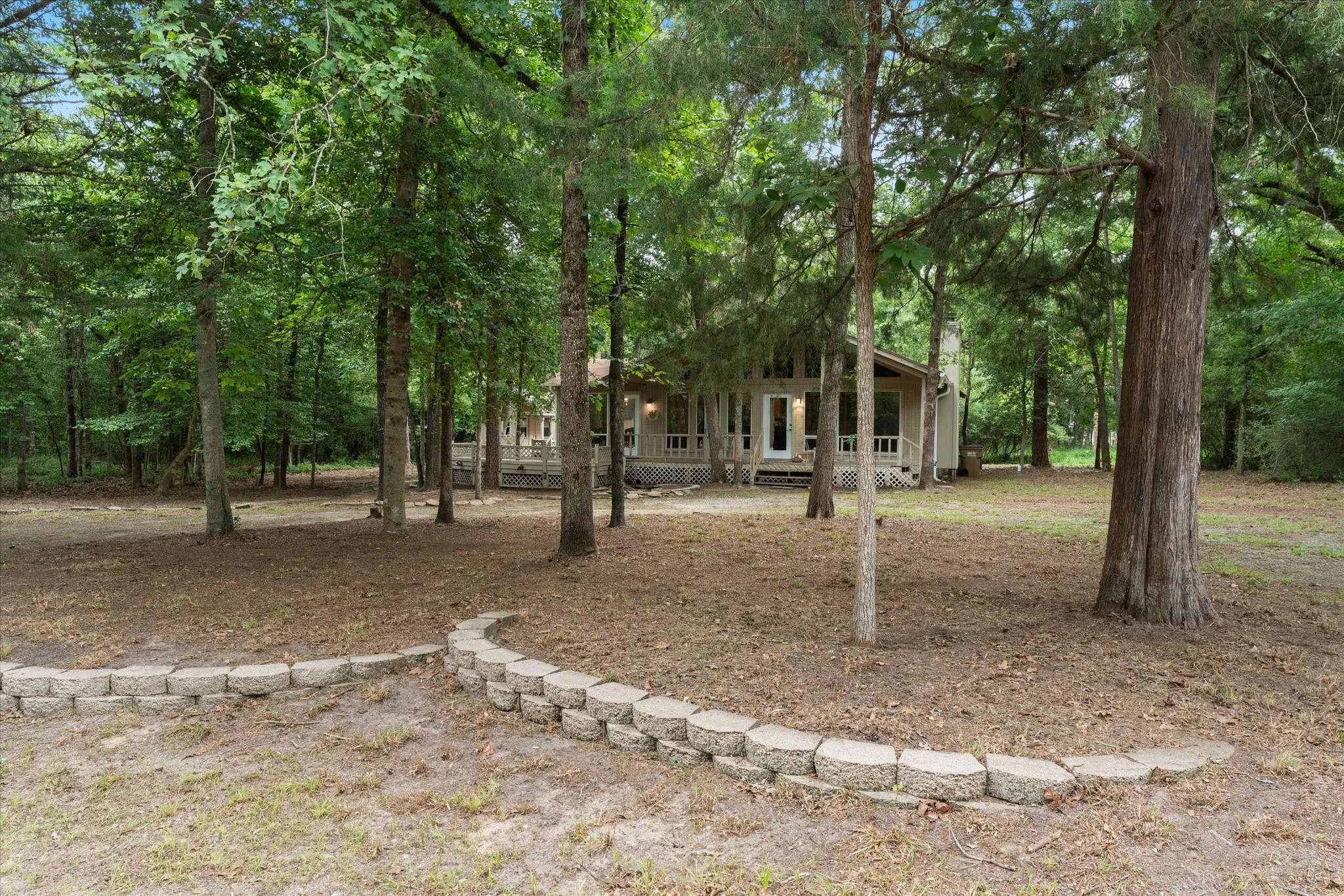 Single Family Residence For Sale in Wood County , 177 Woodfern Glen, Holly Lake Ranch, Texas 75765, 2 Bedrooms, 2 Bathrooms, Garage spaces, 1,106 Sqft, built in 1997, Price $175,000, mls#21287763, Real Estate Agent in Holly Lake Ranch, Homes For Sale in Wood county, Homes For Sale in Holly Lake Ranch, Realtor in Holly Lake Ranch Texas, Real Estate Brokerage Independent Realty Texas, Luminita Cordes Realtor