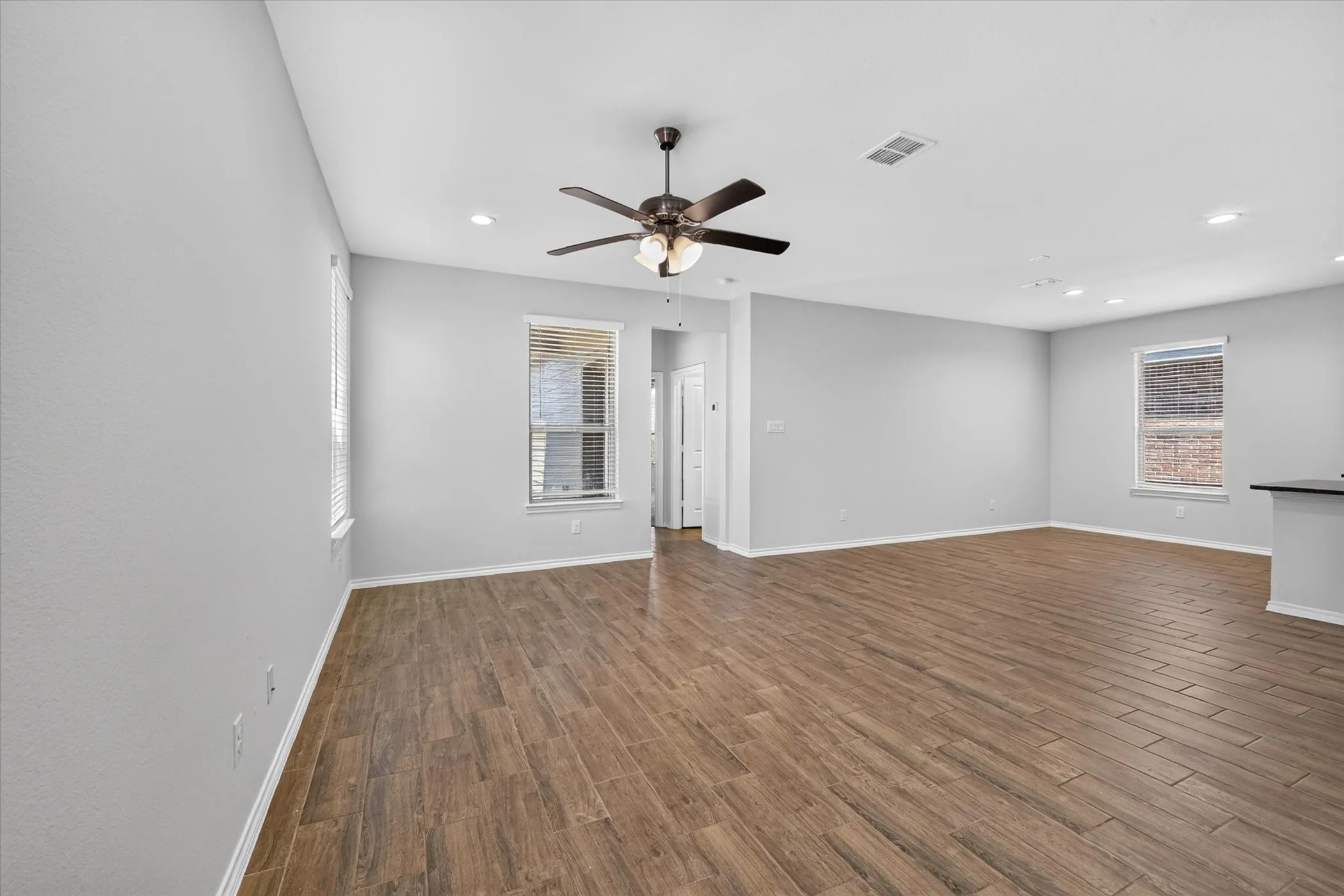 Single Family Residence For Rent in Collin County , 3304 Shortgrass Lane, Melissa, Texas 75454, 3 Bedroom, 3 Bathroom, 2 Garage spaces, 2,155 Sqft, built in 2023, mls#21291085, Real Estate Agent in Melissa, Homes For Rent in Collin county, Homes For Rent in Melissa, Realtor in Melissa Texas, Real Estate Brokerage Independent Realty Texas, Luminita Cordes Realtor