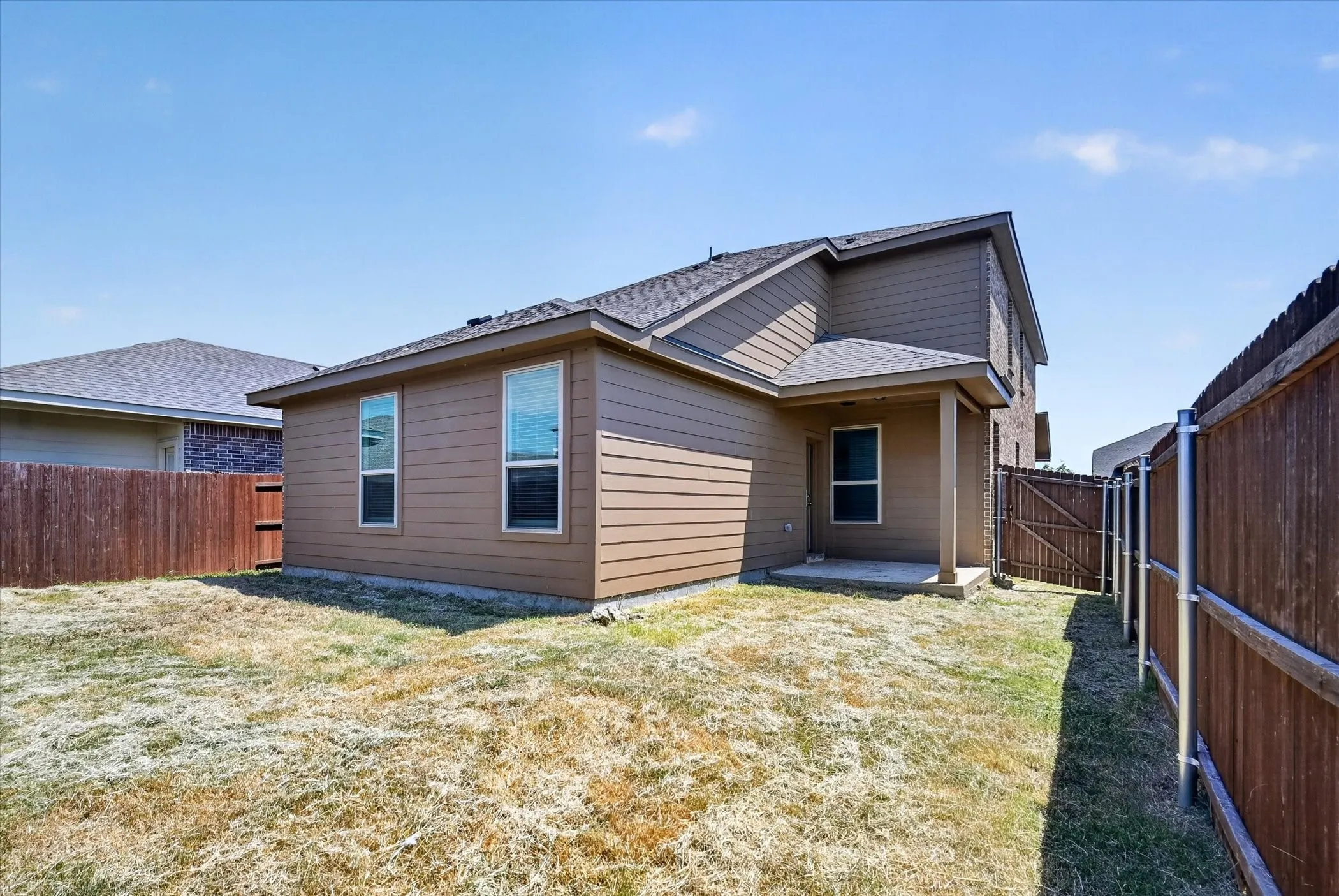 Single Family Residence For Rent in Collin County , 3304 Shortgrass Lane, Melissa, Texas 75454, 3 Bedroom, 3 Bathroom, 2 Garage spaces, 2,155 Sqft, built in 2023, mls#21291085, Real Estate Agent in Melissa, Homes For Rent in Collin county, Homes For Rent in Melissa, Realtor in Melissa Texas, Real Estate Brokerage Independent Realty Texas, Luminita Cordes Realtor