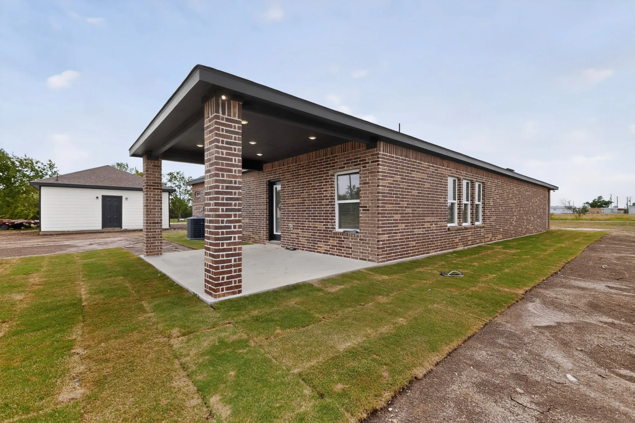 Single Family Residence For Sale in Cooke County , 749 J L Drive, Valley View, Texas 76272, 5 Bedroom, 3 Bathroom, 2 Garage spaces, 2,970 Sqft, built in 2025, mls#21291154, Real Estate Agent in Valley View, Homes For Sale in Cooke county, Homes For Sale in Valley View, Realtor in Valley View Texas, Real Estate Brokerage Independent Realty Texas, Luminita Cordes Realtor